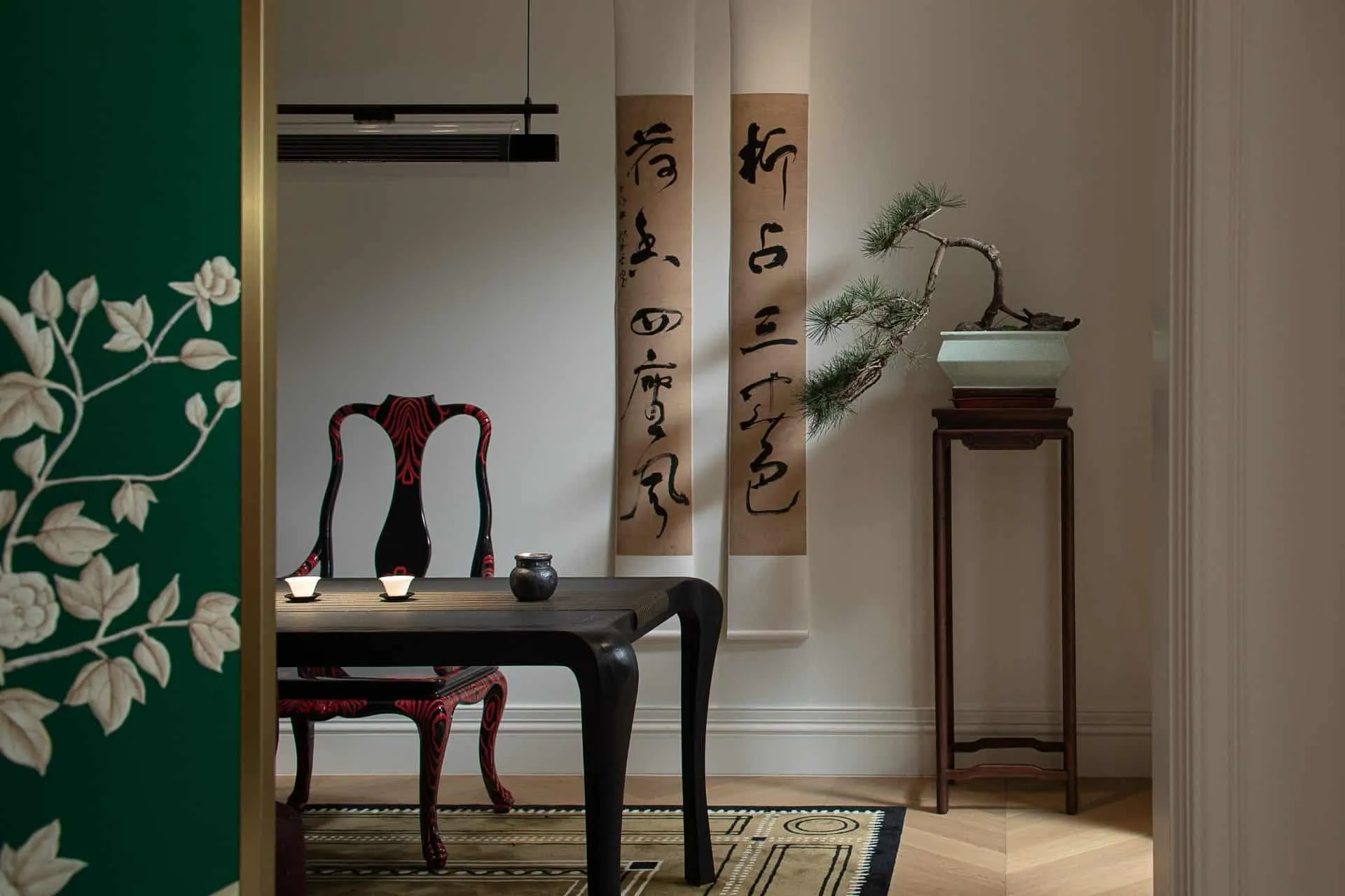 Crepuscule Manor 由 BDSD Boundless Design 设计 —— 东莞茶室的卷轴与盆景