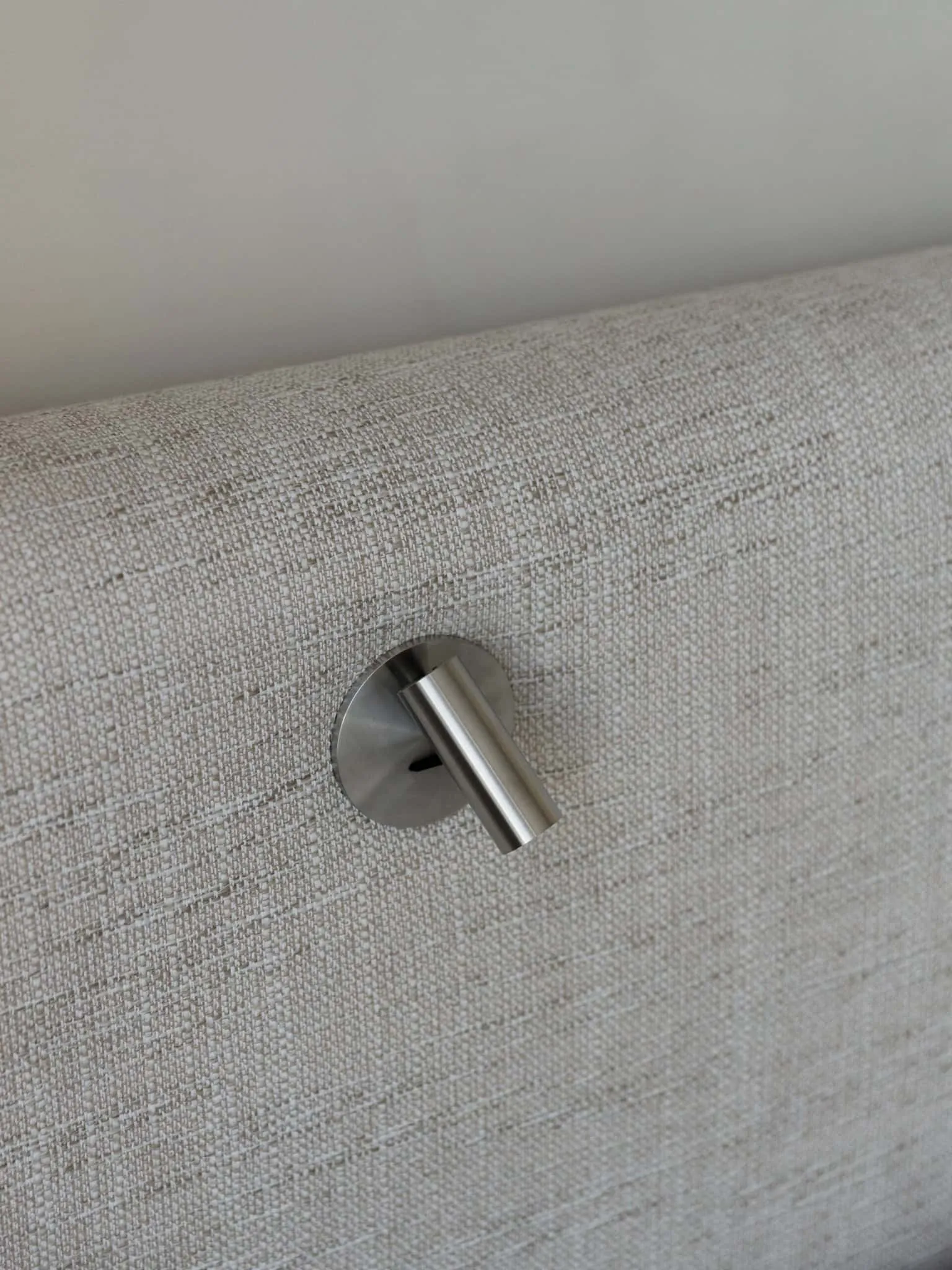 Lesoparkovy apartment — fabric texture of upholstered headboard, STARIKOVA.ARCHITECTS, Chelyabinsk