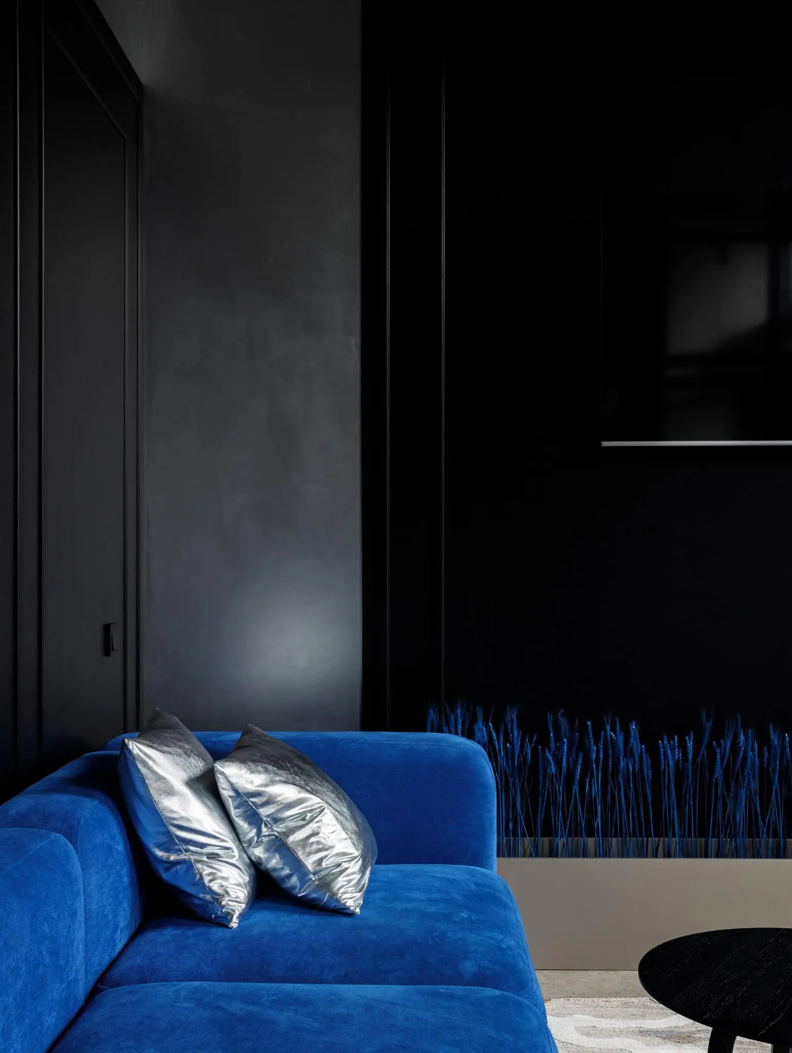 Modern minimalist interior by Julia Starikova – close-up of electric grain in Chelyabinsk, Russia