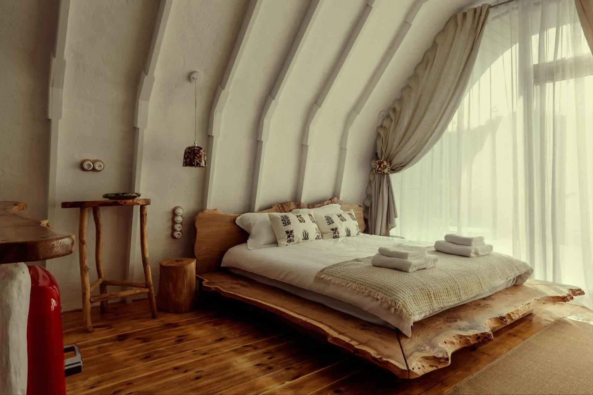 LH47 ARCH 摩尔多瓦活边床卧室