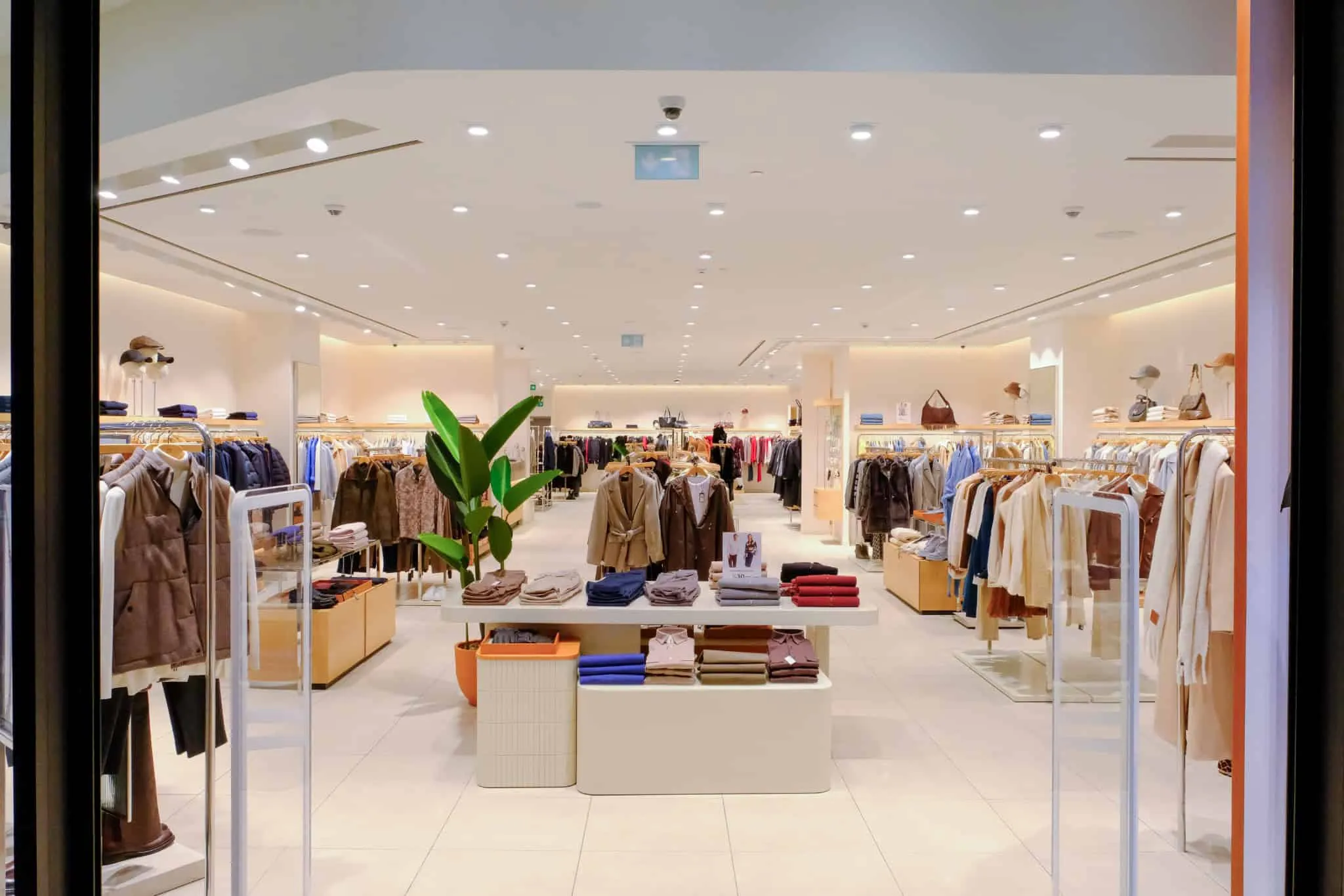 Interior overview of NetWork Stores by Boytorun Architects in Turkey