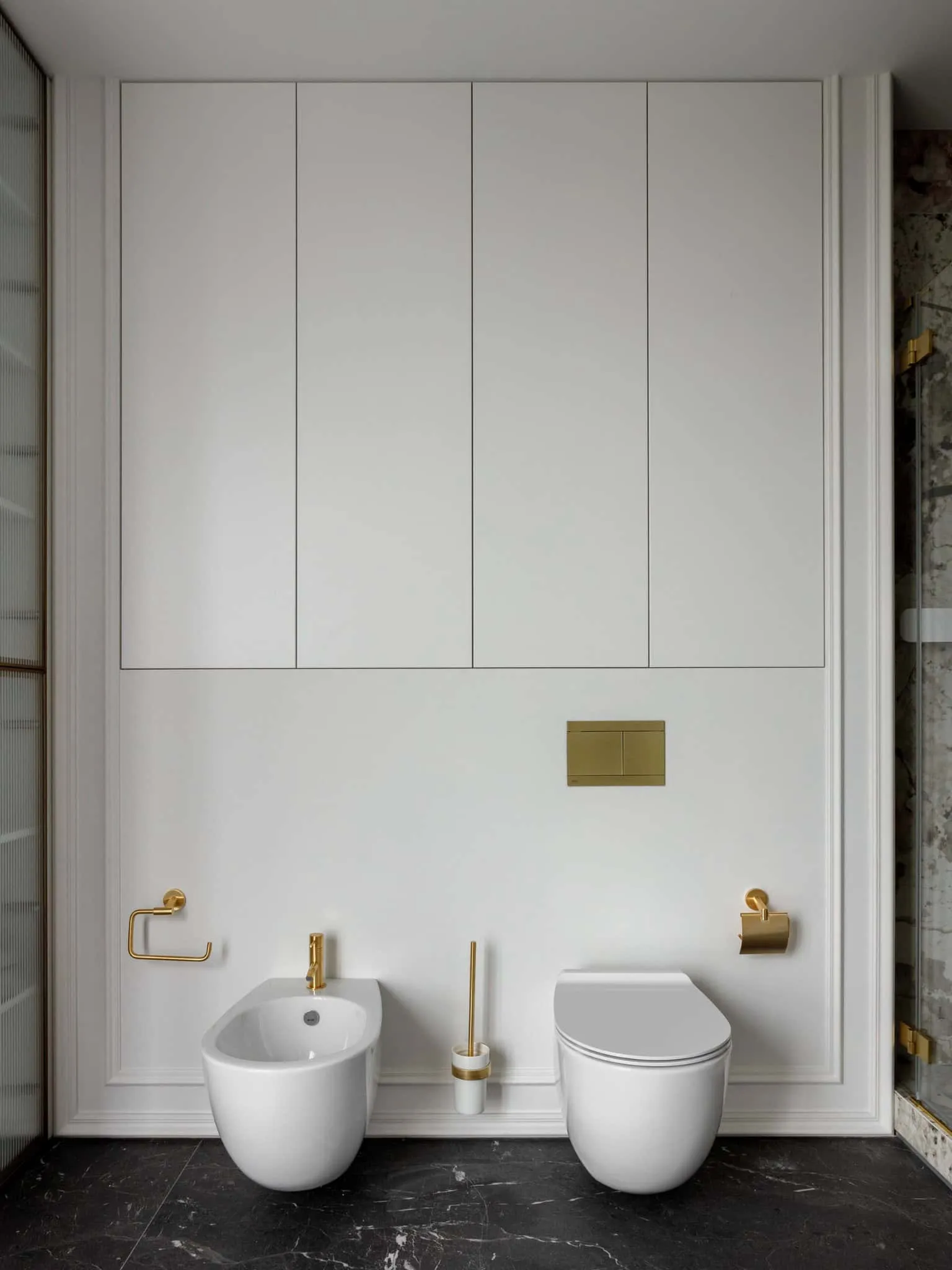 尤莉亚·斯塔里科娃私人卧室床与悬挂灯，莫斯科