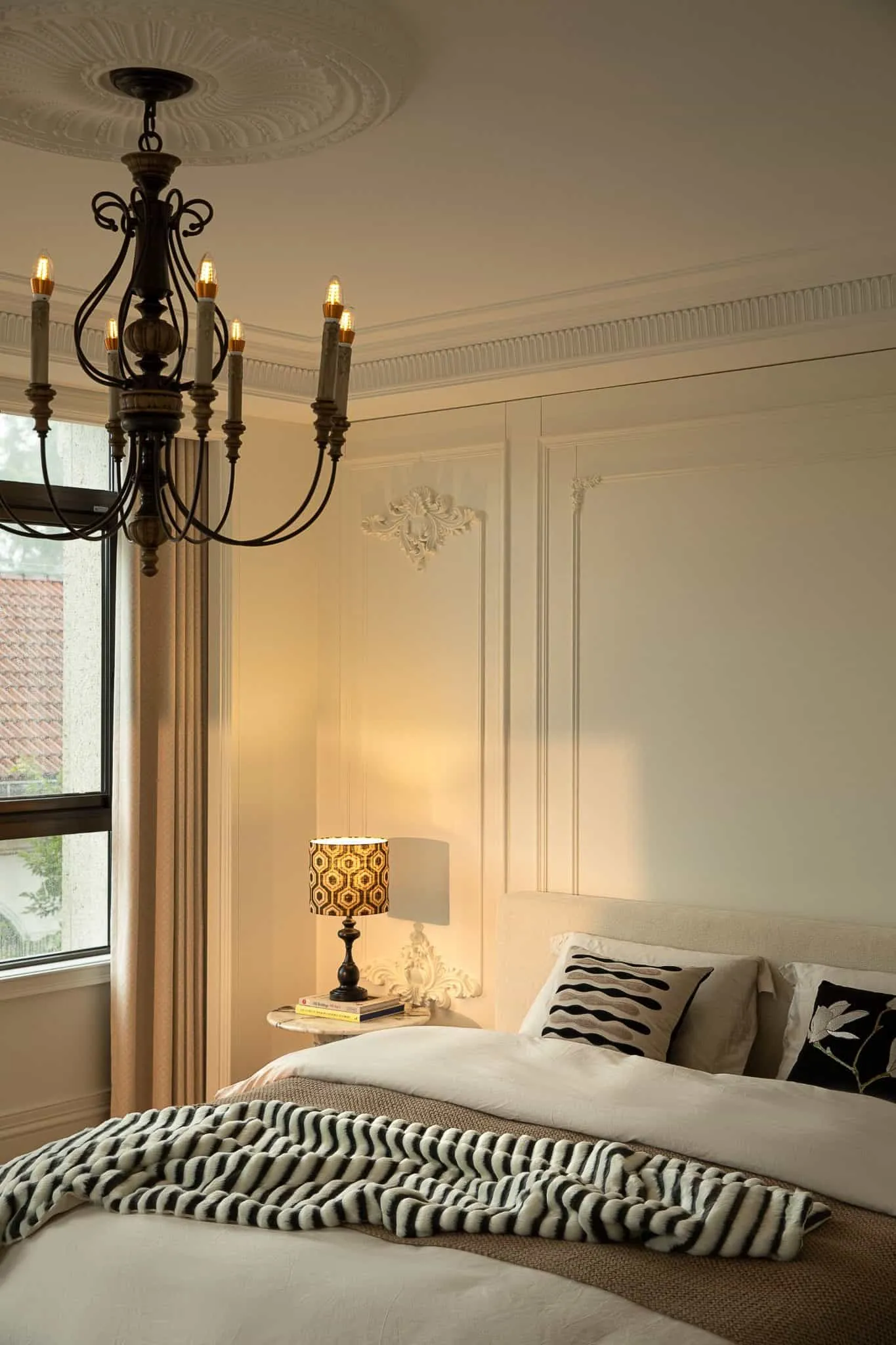 Crepuscule Manor 由 BDSD Boundless Design 设计 —— 东莞卧室吊灯细节