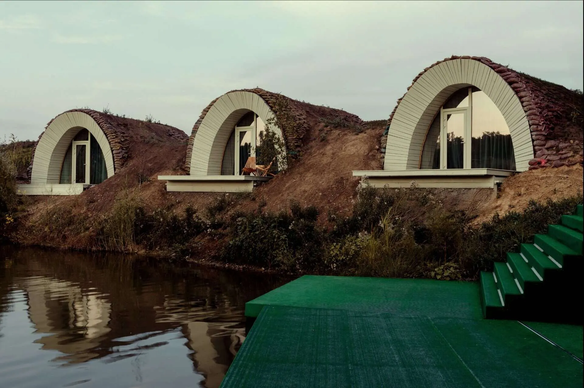 LH47 ARCH 摩尔多瓦帕纳谢蒂海岸小屋与码头