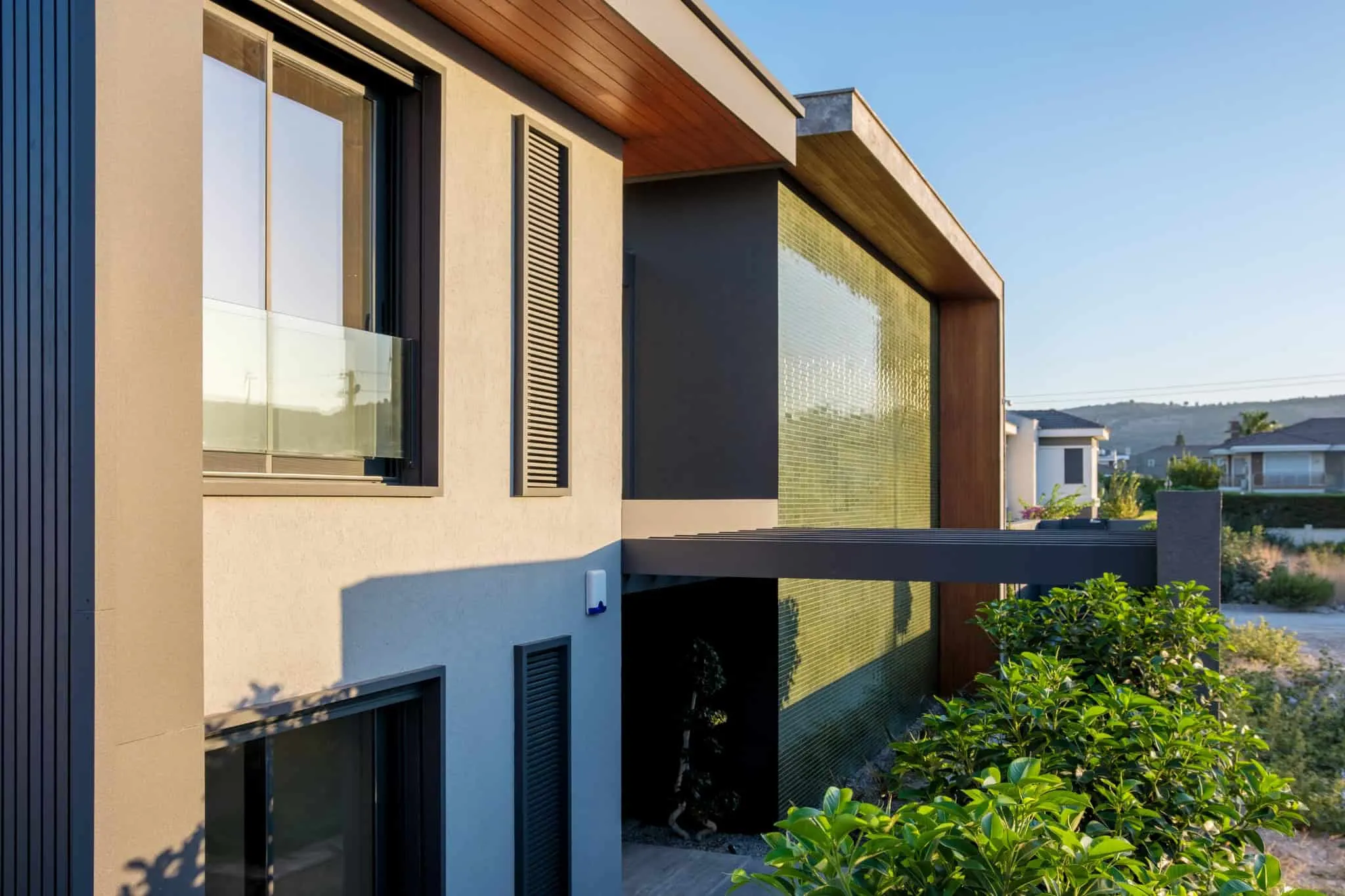 Casa Pendenza street facade detail by BAD – Başak Akkoyunlu Design in Mamurbaba, Çeşme, İzmir