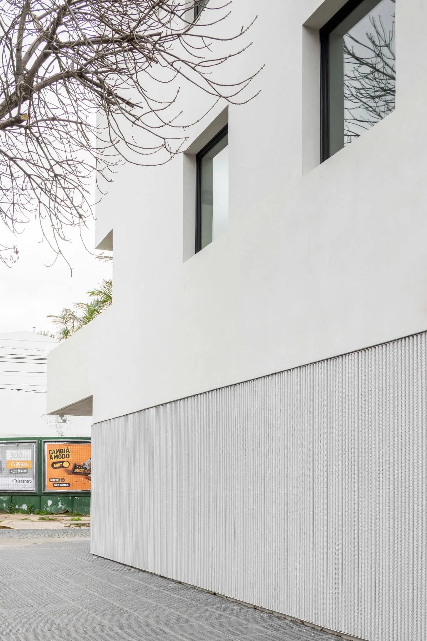 OADD Arquitectos设计的曼努埃拉·佩德拉斯住宅——窗户开口细节，乌尔基萨区，布宜诺斯艾利斯