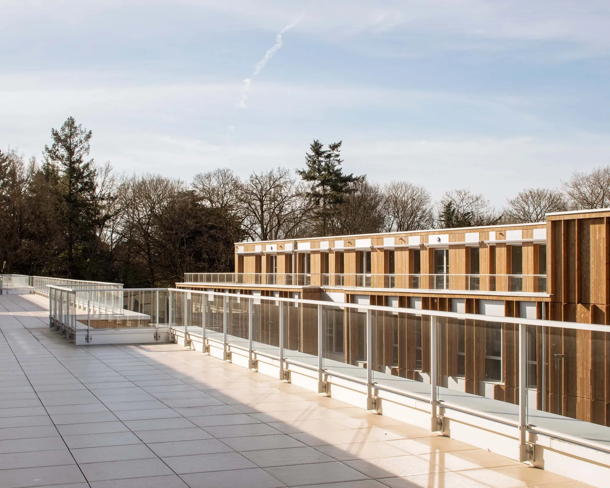 Le Chemin du Bois Harel от ALTA Architectes — Обзор с террасы, Ренн / Сен-Жак де ла-Ланд, Франция