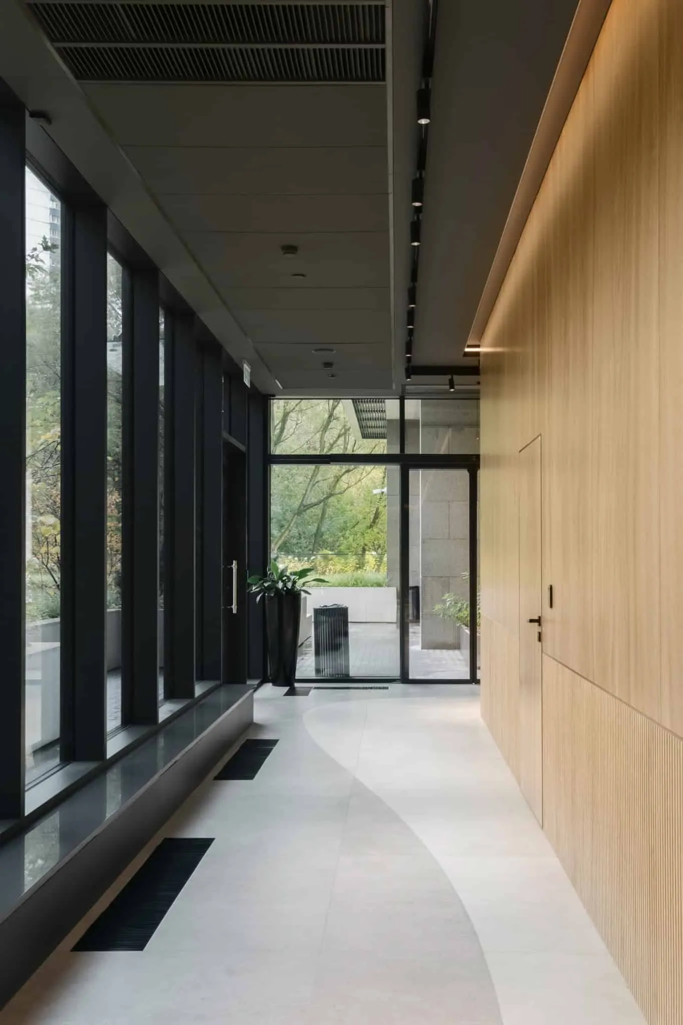 RIVER by VSA.studio, corridor to garden with glazing, Moscow, Russia