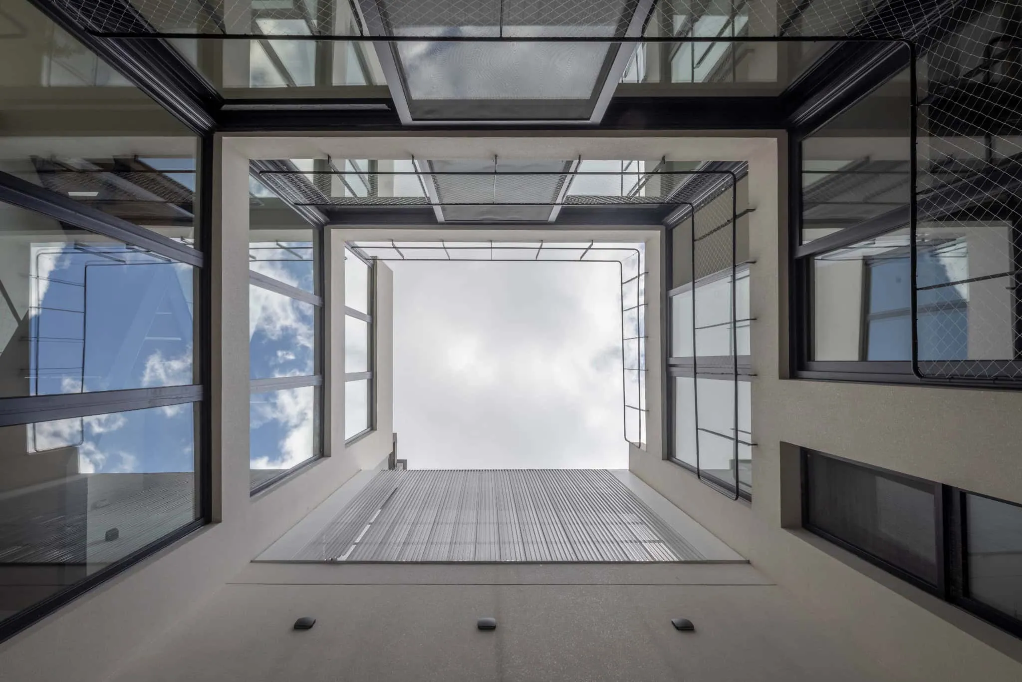 OADD Arquitectos设计的曼努э拉·佩德拉斯住宅——中庭俯视图，乌尔基萨区，布宜诺斯艾利斯