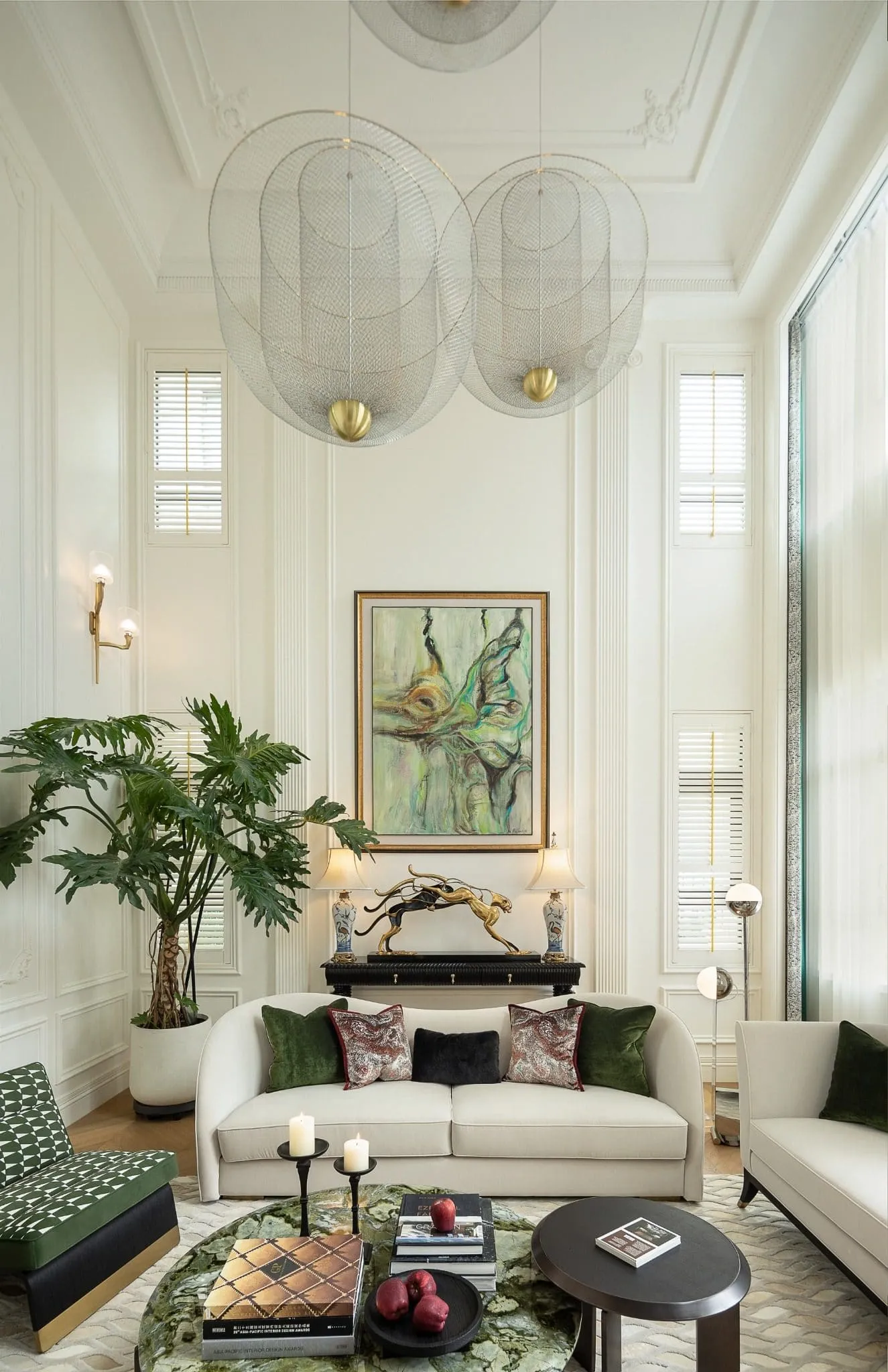 Crepuscule Manor 由 BDSD Boundless Design 设计 —— 东莞客厅沙发上的艺术作品