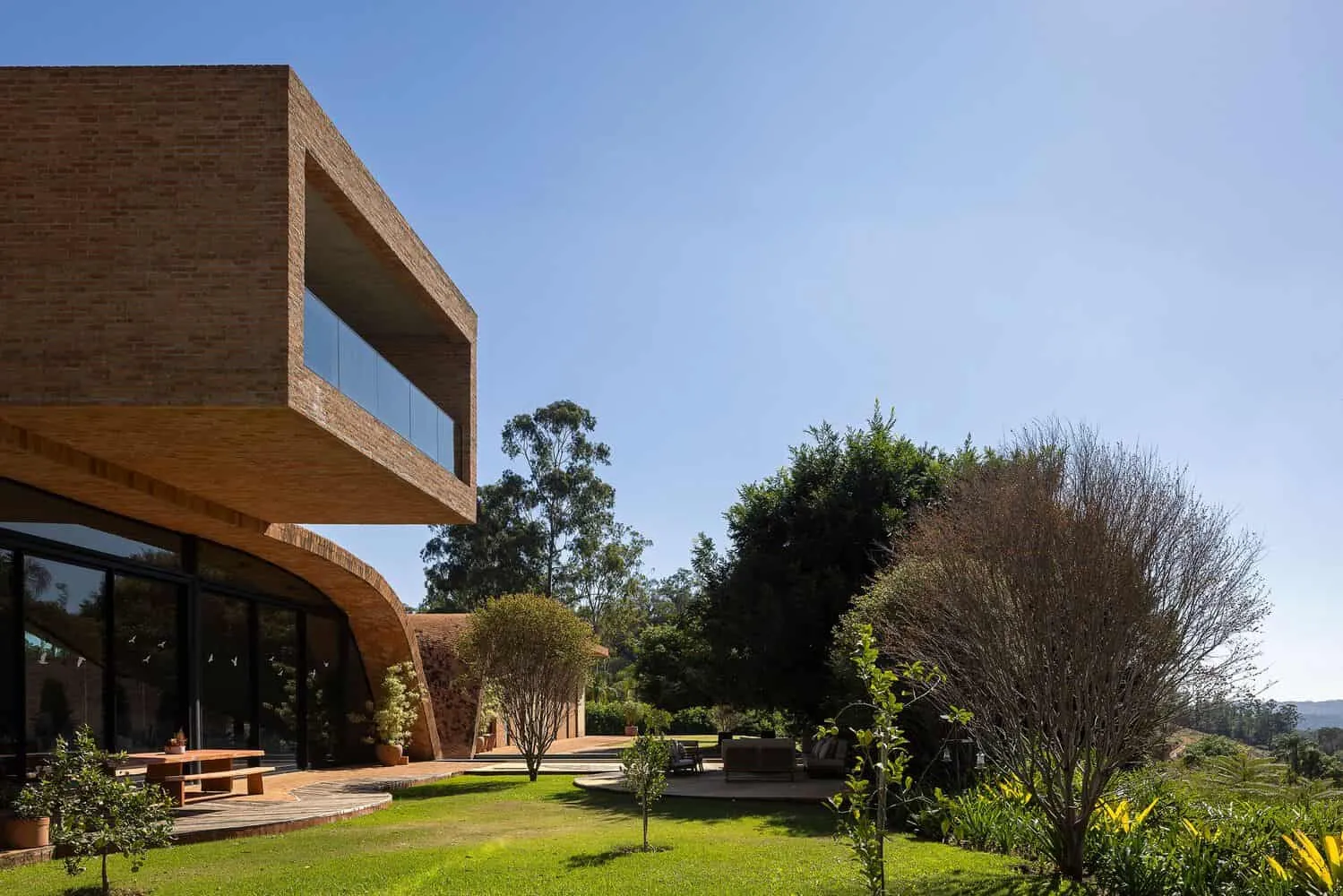 Passive house by Mareines Arquitetura: Self-sufficient cottage in Brazilian rural areas Passive house by Mareines Arquitetura: Self-sufficient cottage in Brazilian rural areas