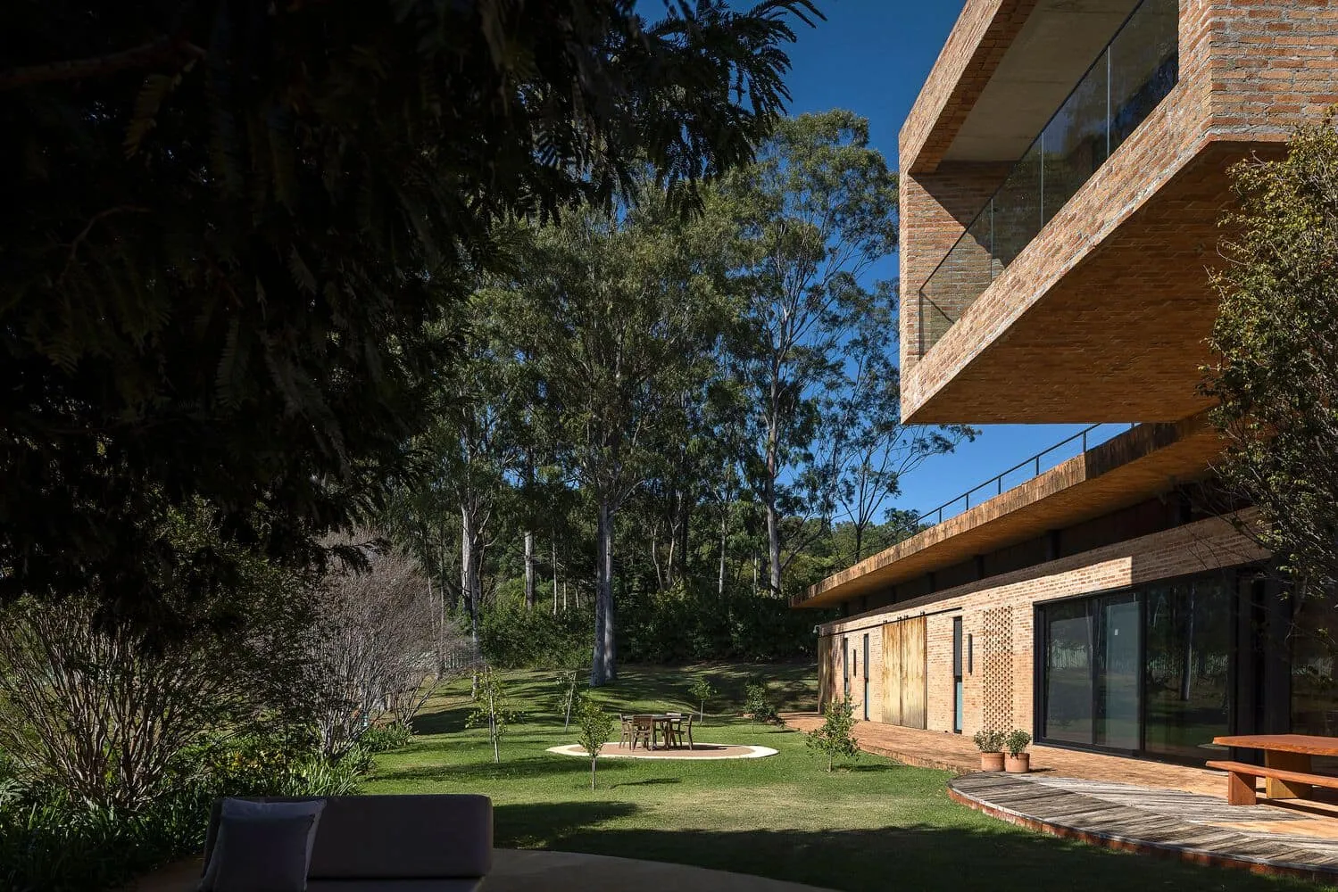 Passive house by Mareines Arquitetura: Self-sufficient cottage in Brazilian rural areas Passive house by Mareines Arquitetura: Self-sufficient cottage in Brazilian rural areas