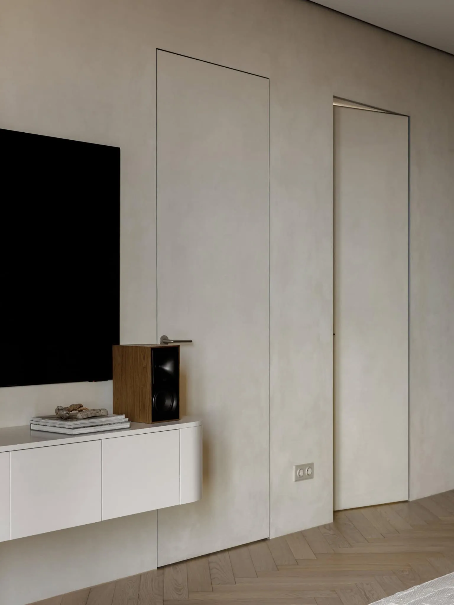 Lesoparkovy apartment — TV wall with floating cabinet and speaker, STARIKOVA.ARCHITECTS, Chelyabinsk