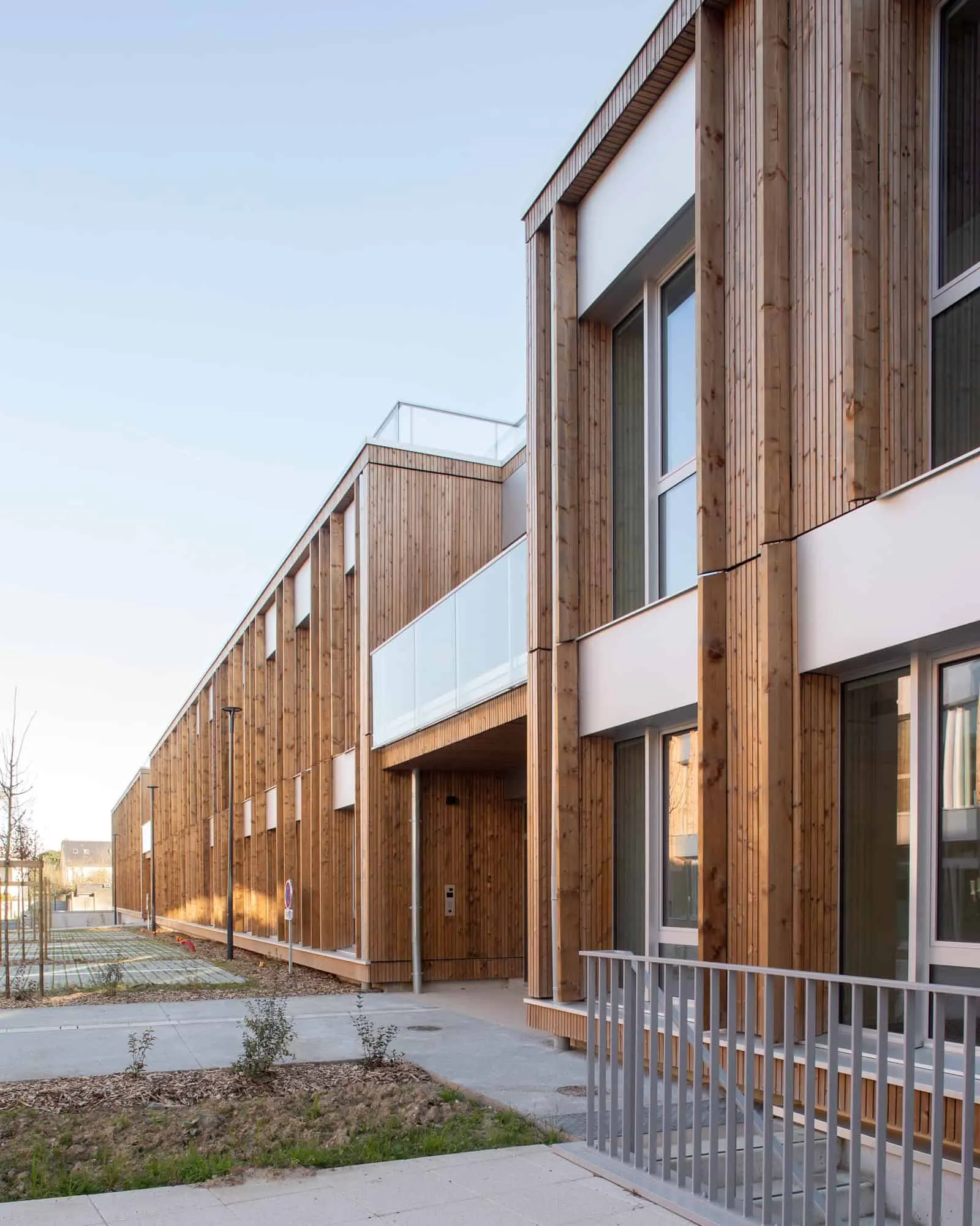 Le Chemin du Bois Harel от ALTA Architectes — Проход входного помещения, Ренн / Сен-Жак де ла-Ланд, Франция