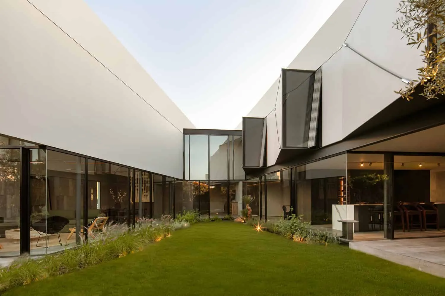 LABarq设计的里约之家庭院视角，萨尔蒂亚戈-德克雷塔罗，墨西哥