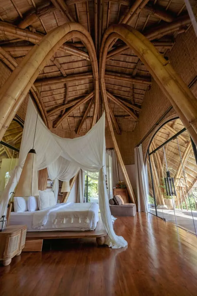 Belalu Dome别墅，来自Pablo Luna工作室 – 竹拱与天花板细节，乌布，巴厘岛，印度尼西亚