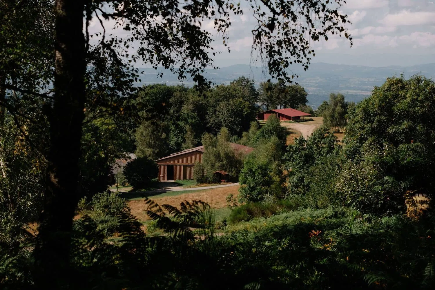 拉格兰热红屋，签尔德·拉森拍摄——多尔多涅省法国土壤一角