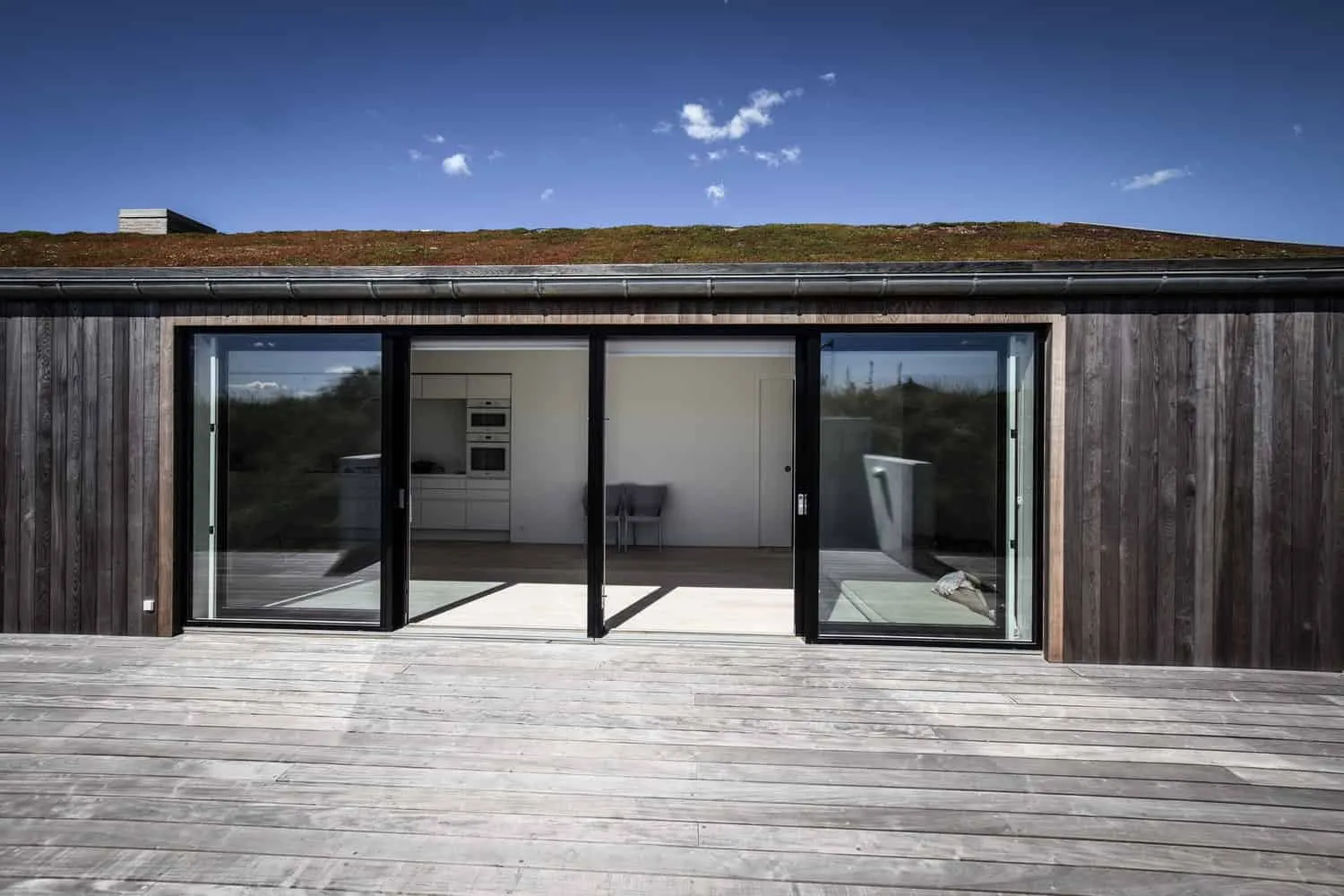 彼得疗养院——通过玻璃望向地平线的宁静内部角落