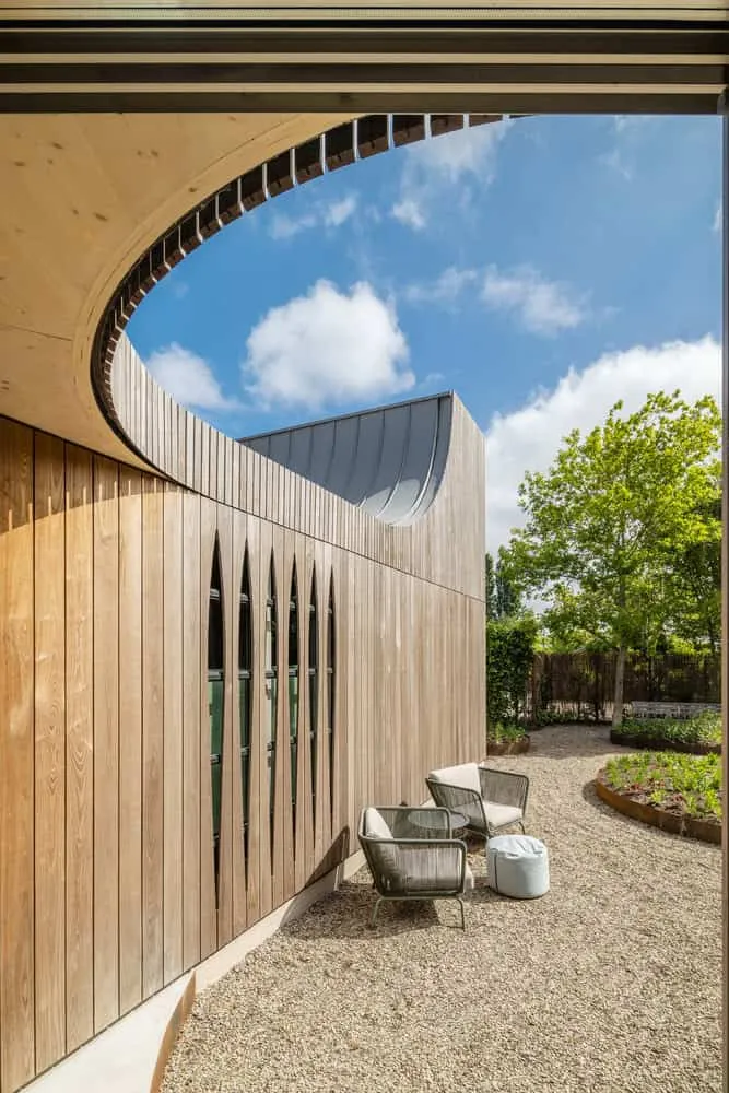 Marhûs — 精准连接与柔和曲线，体现传统造船工艺