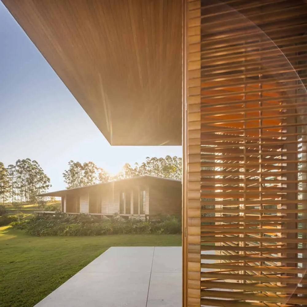 House TM – wooden lattice details with sunlight effect, Brazil