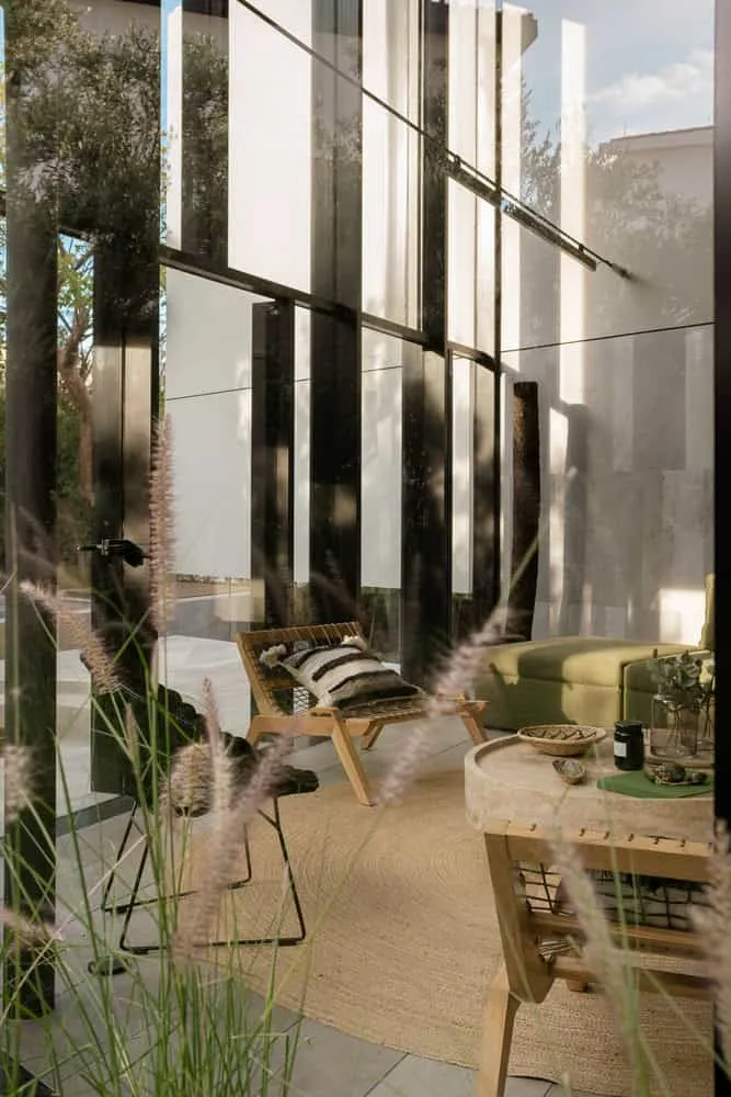 LABarq设计的里约之家客厅高窗视角，萨尔蒂亚戈-德克雷塔罗，墨西哥