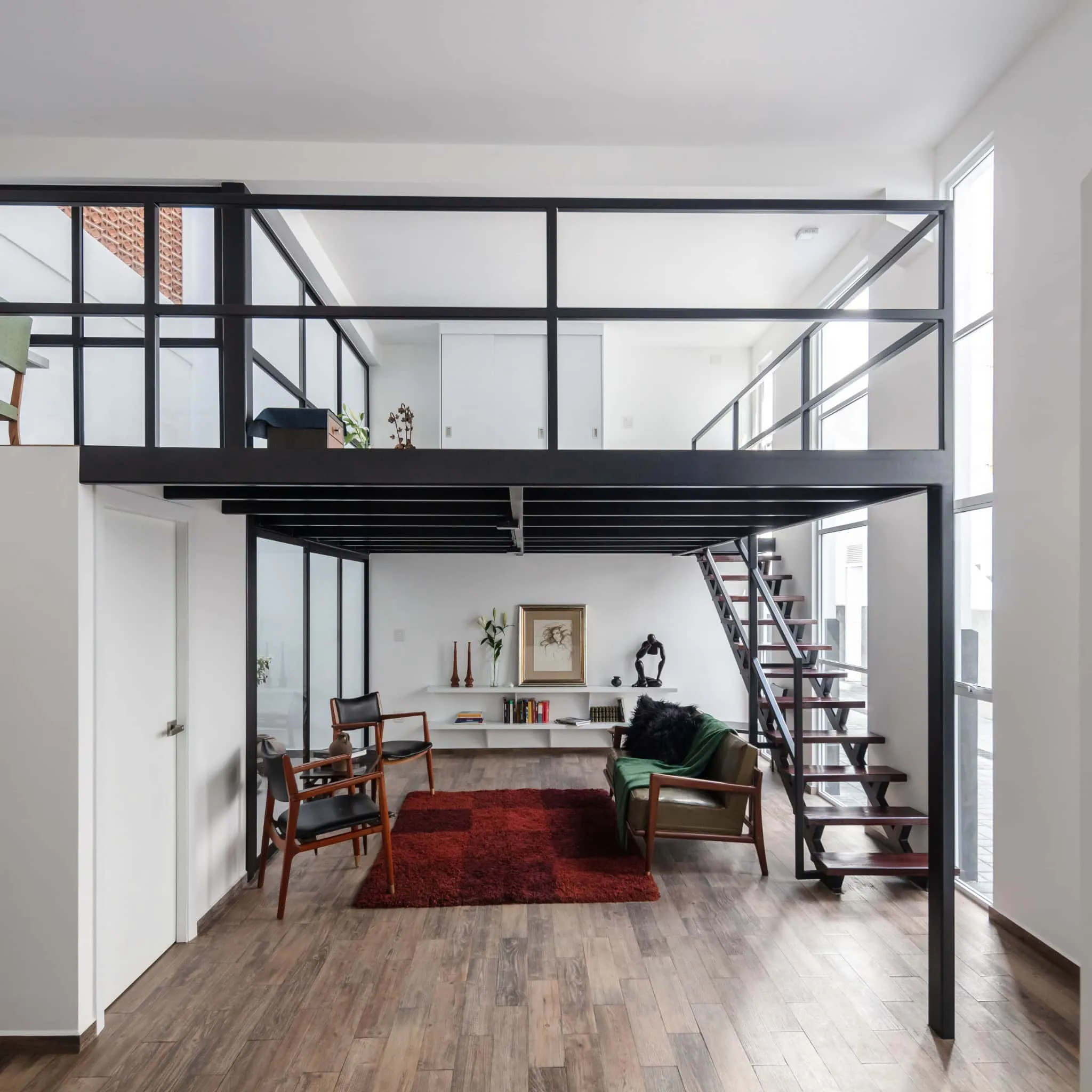 MM34 – Мар Медитерранео 34 от Ателье Инка Эрнандес — общий вид мезонинной жилой комнаты, Такуба, Мехико