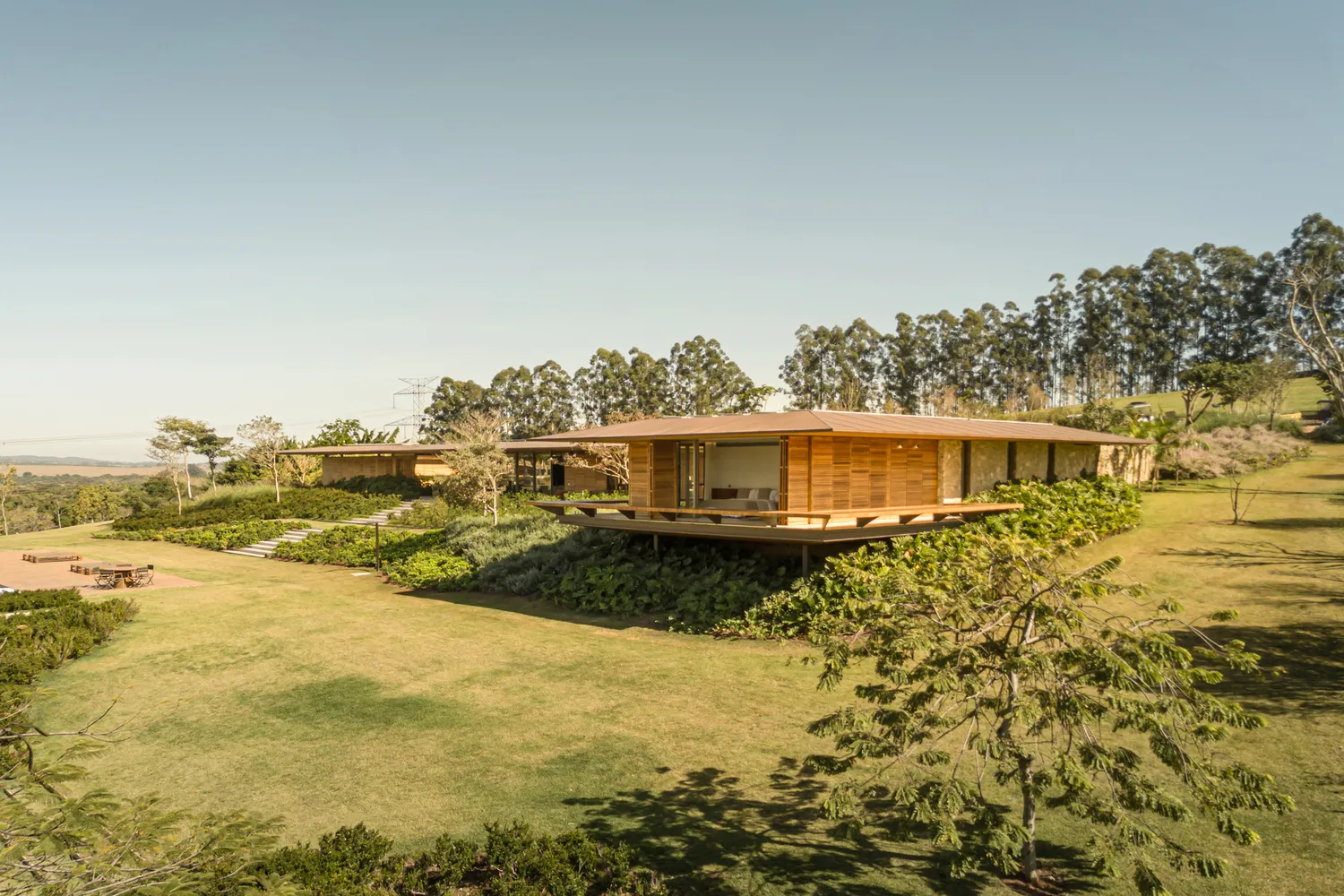 House TM by Jacobsen Arquitetura – exterior of projecting section, Brazil