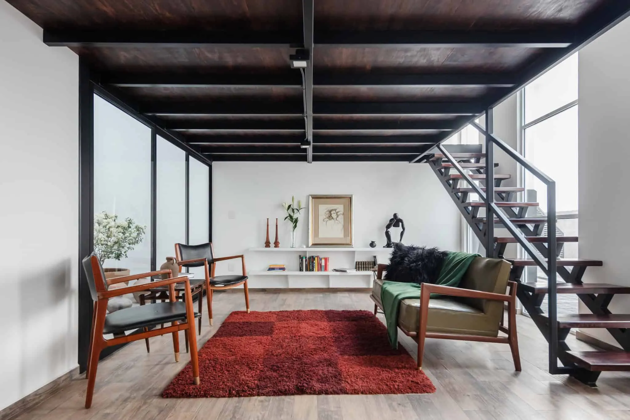 MM34 – Мар Медитерранео 34 от Ателье Инка Эрнандес — вид жилой комнаты под мезонином, Такуба, Мехико