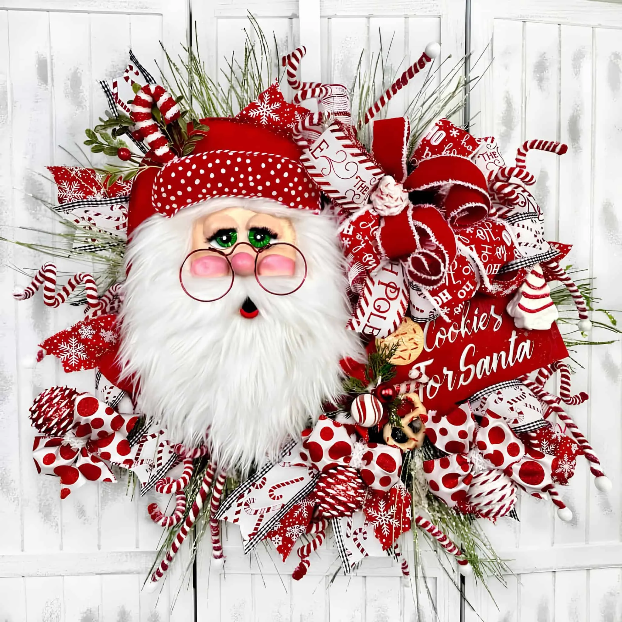 Cookies for Santa Wreath Spieliger Weihnachtskranz mit Süßigkeitsbändern und Schild „Cookies for Santa“