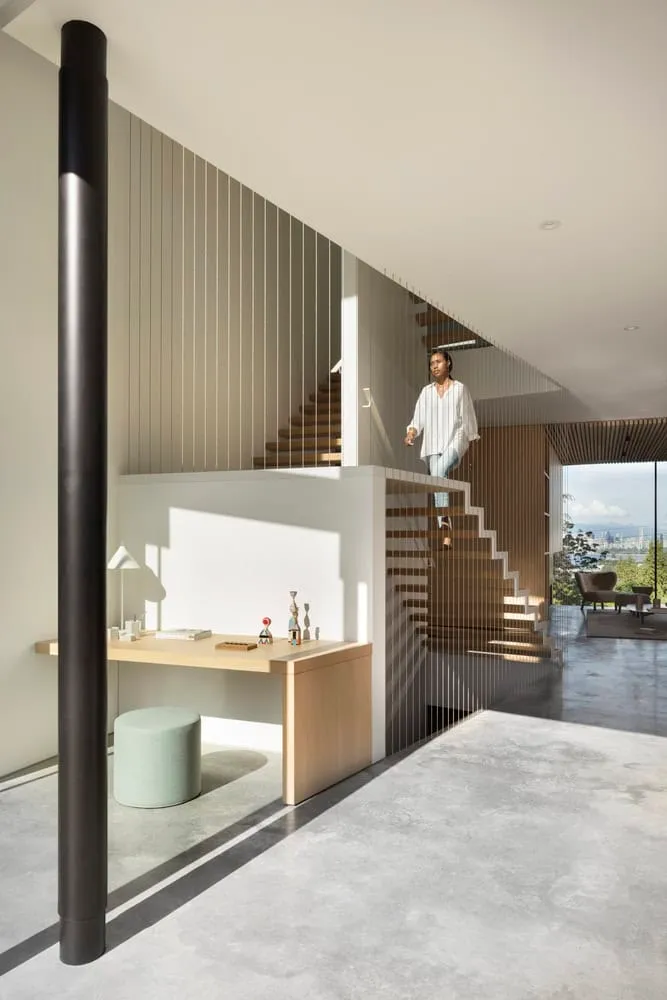 Ansicht der Innen-Treppe im Yield House von Splyce Design in Vancouver