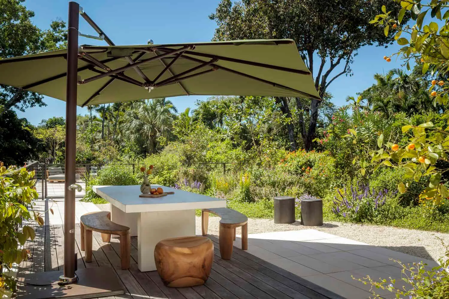 KIAORA Outdoor Dining by STRANG KIAORA by STRANG Outdoor-Essbereich Miami Florida