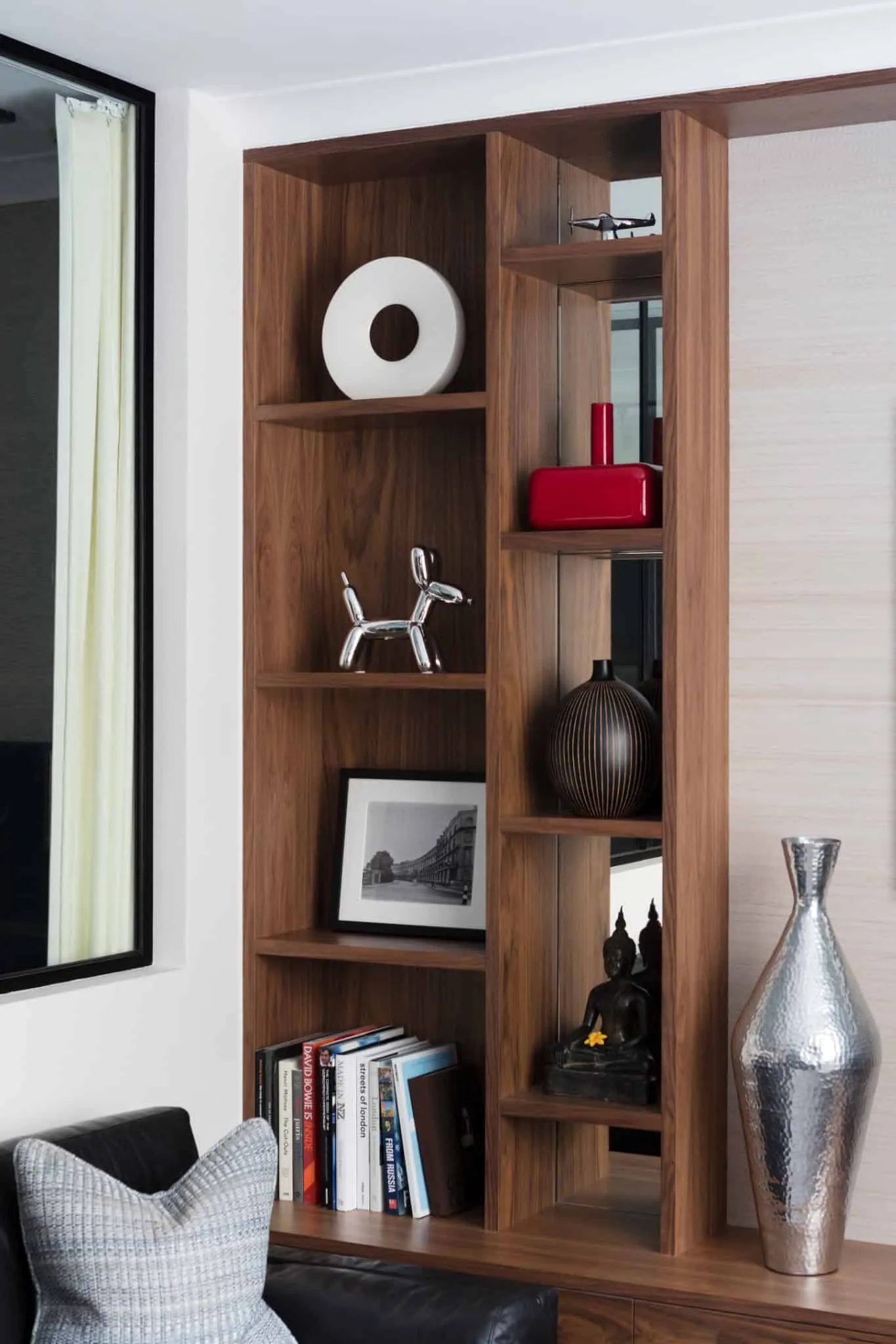Pied-à-Terre in Regents Park – Regaldetails und Dekoration von Shanade McAllister-Fisher Design Pied-à-Terre in Regents Park von Shanade McAllister-Fisher Design – Regaldetails und Dekoration, London
