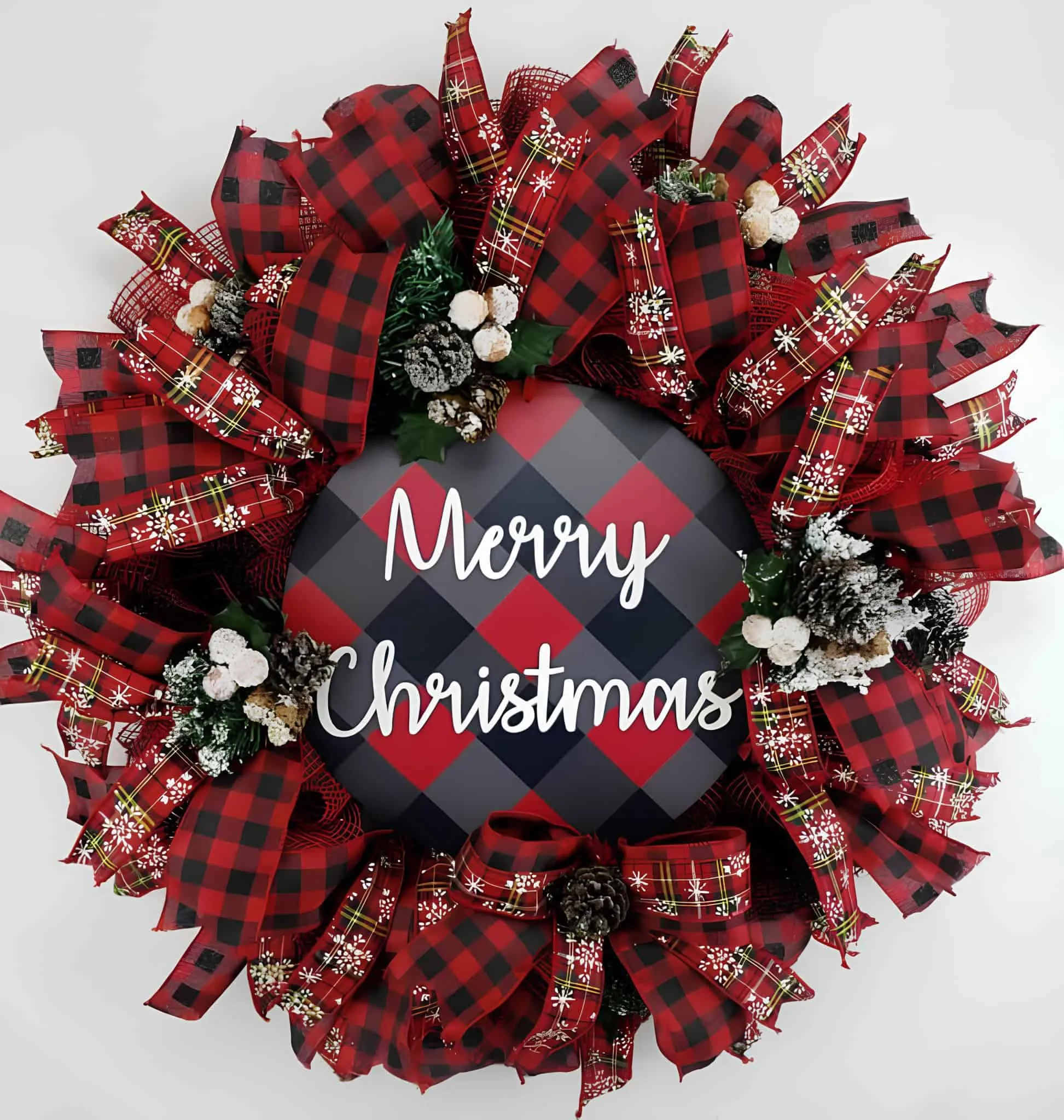 Weihnachtskranz aus Buffalo-Plaid-Bändern Roter und schwarzer Kranz aus Buffalo-Plaid-Bändern mit Kiefernzapfen und Schneeflockenverzierungen