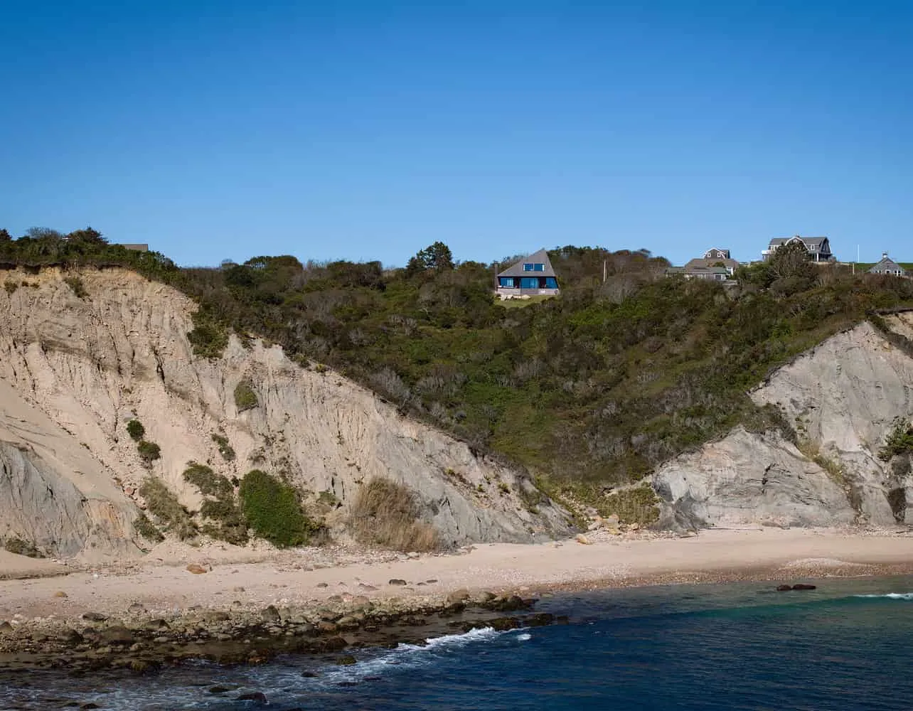 Mohegan Trail Residence by Bates Masi + Architects, coastal cliff context, Rhode Island, United States