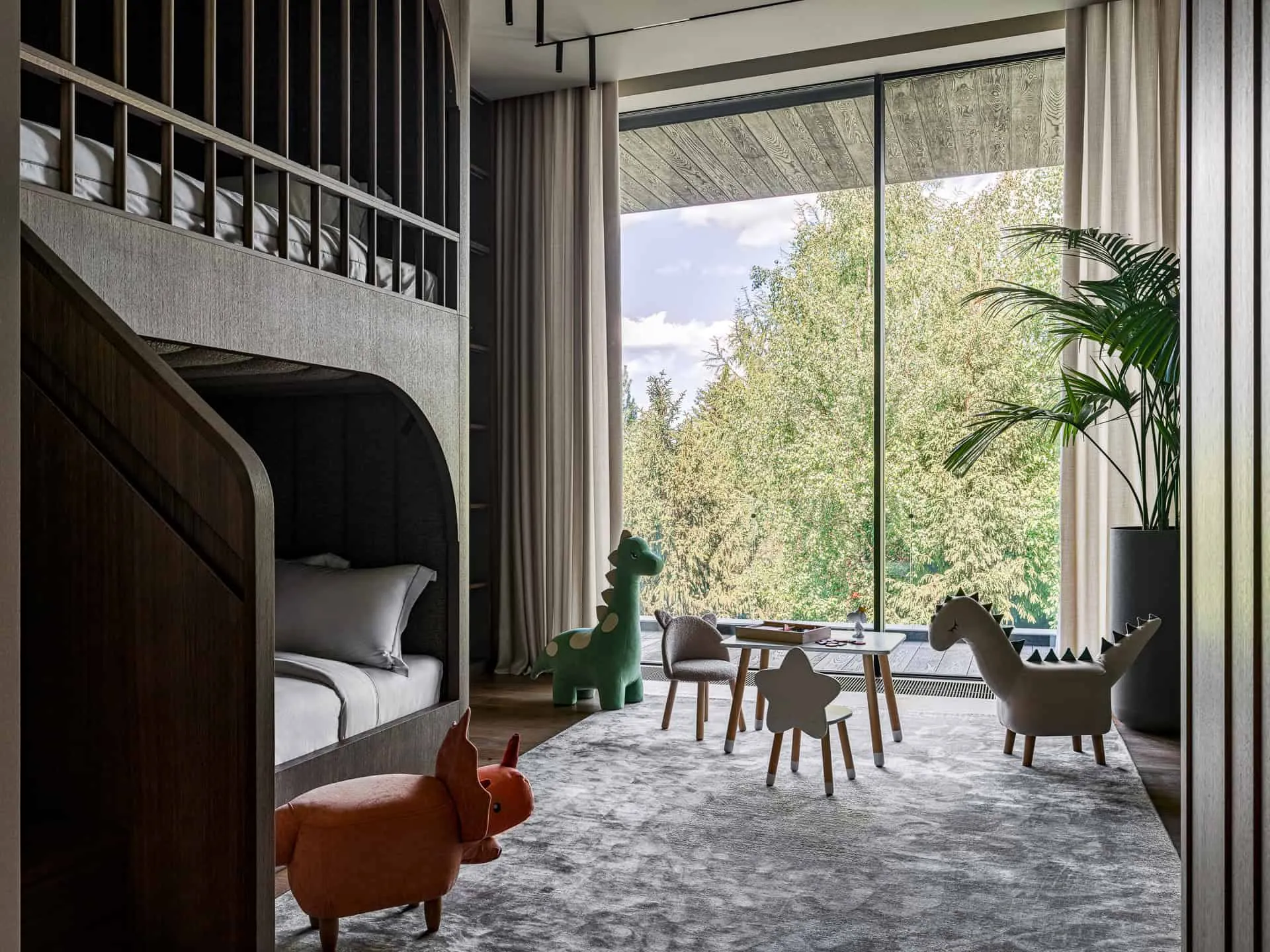 Helle Villa Kyoto Kinderzimmer mit Etagenbett und Spielbereich von Ekaterina Yakovenko Bright Villa Kyoto von Ekaterina Yakovenko – Kinderzimmer mit Etagenbett und Spielbereich, Russland