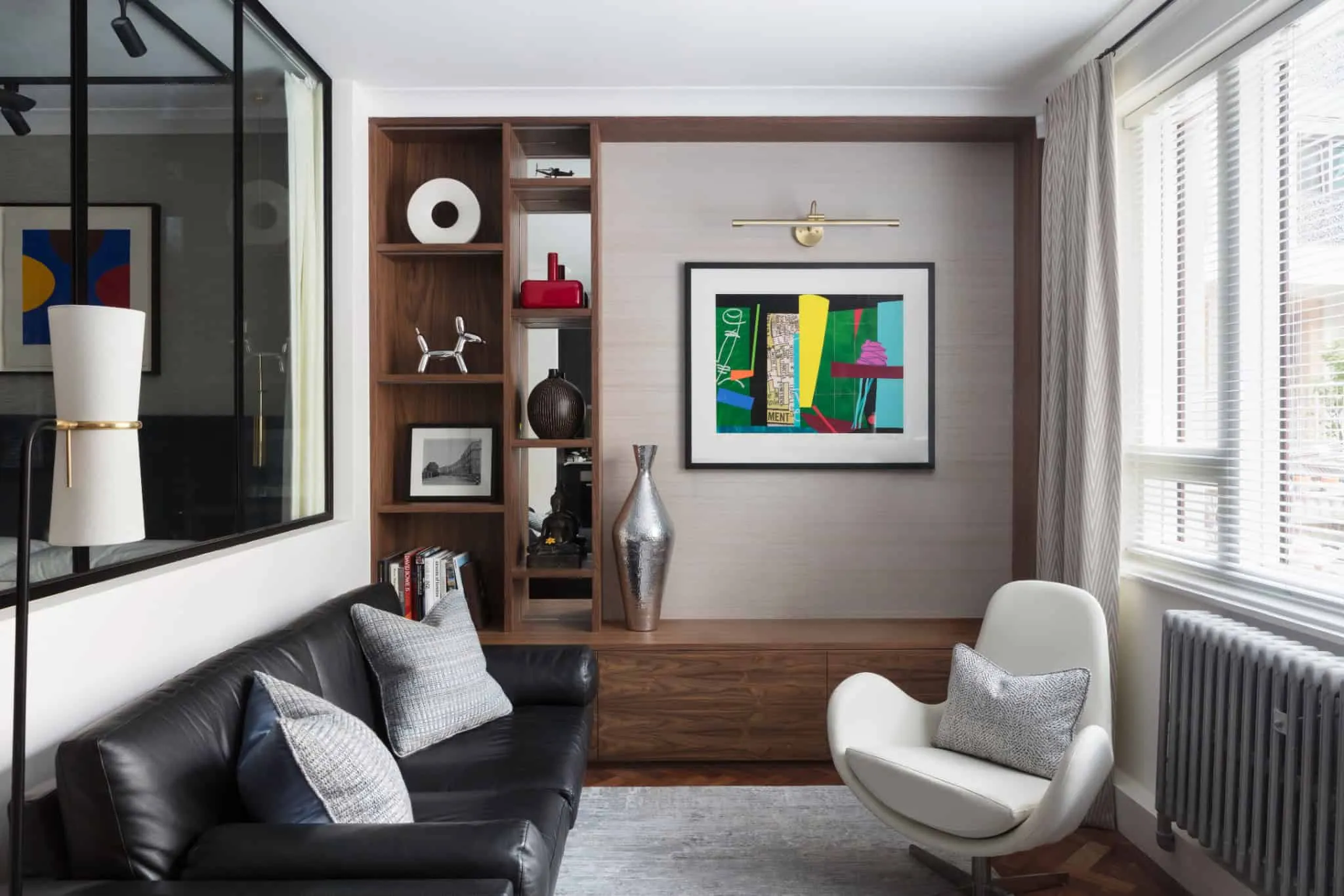 Pied-à-Terre in Regents Park – Wohnzimmer mit großem Fenster von Shanade McAllister-Fisher Design Pied-à-Terre in Regents Park von Shanade McAllister-Fisher Design – Wohnzimmer mit großem Fenster, London