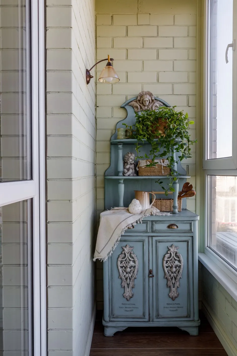 Foto: Balkon im Eklektik-Stil, Vintage, Kleine Wohnung, Wohnung, Projekt des Tages, Krasnodar, 1 Zimmer, bis zu 40 Quadratmeter, Monolithischer Ziegelbau, Natalia Tschopenko – Foto auf INMYROOM