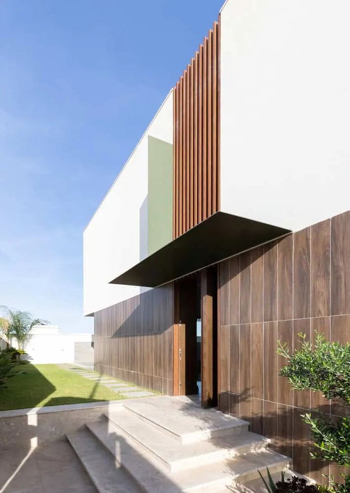 Zufahrt zum Eingang der Villa H von ARK-architecture Zufahrt zum Eingang der Villa H von ARK-architecture in Tunis, Tunesien