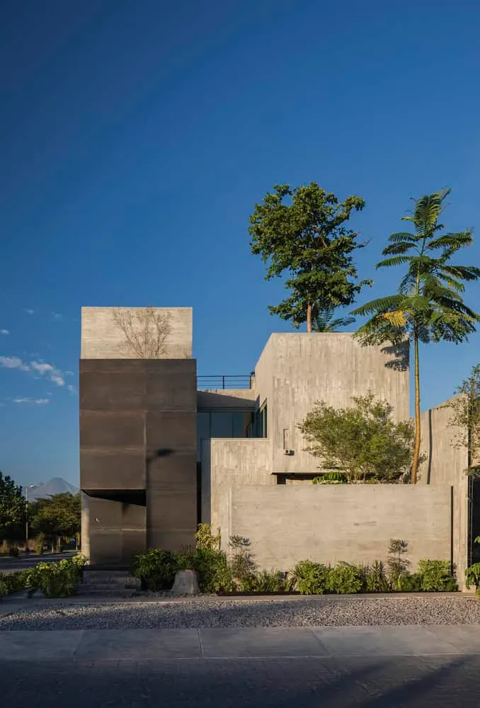 Di Frenna Arquitectos设计的Di Frenna Architects Atelier正面立面图 墨西哥科利马州Di Frenna Architects Atelier的正面立面图