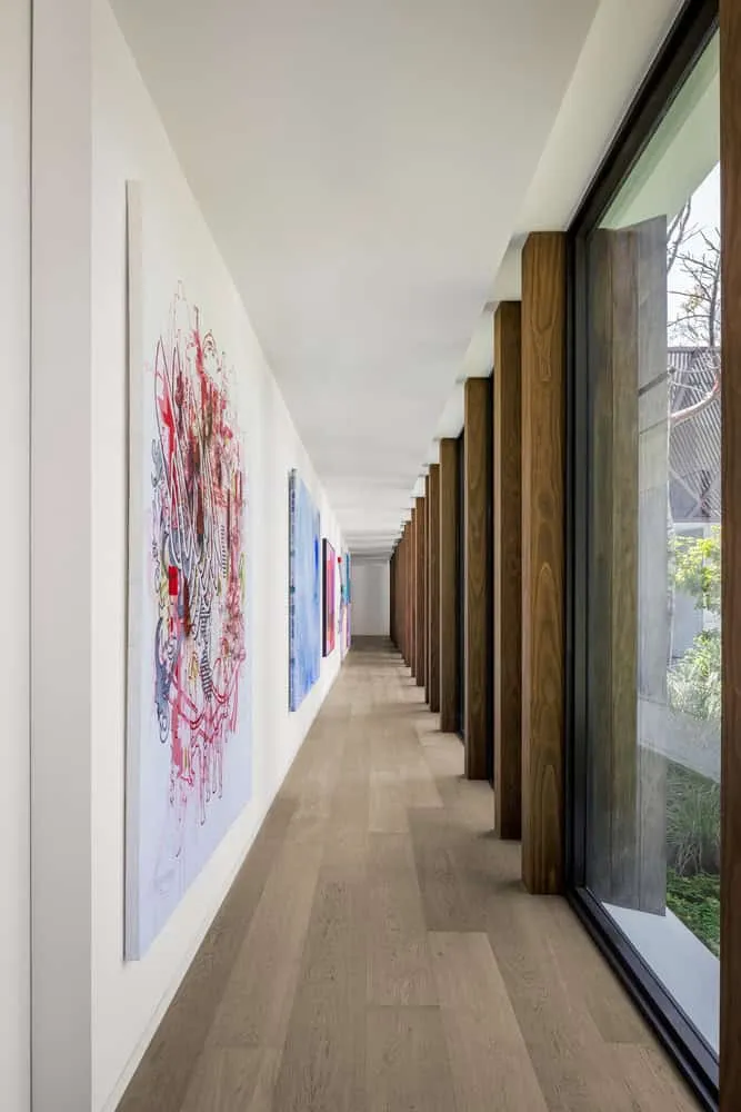KIAORA Gallery Corridor von STRANG Gang der KIAORA Gallery von STRANG in Miami, Florida