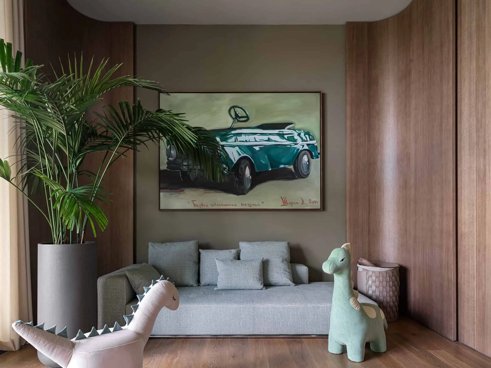 Helle Villa Kyoto Kinderzimmer mit Wandkunst und Sofa von Ekaterina Yakovenko Bright Villa Kyoto von Ekaterina Yakovenko – Kinderzimmer mit Wandkunst und Sofa, Russland