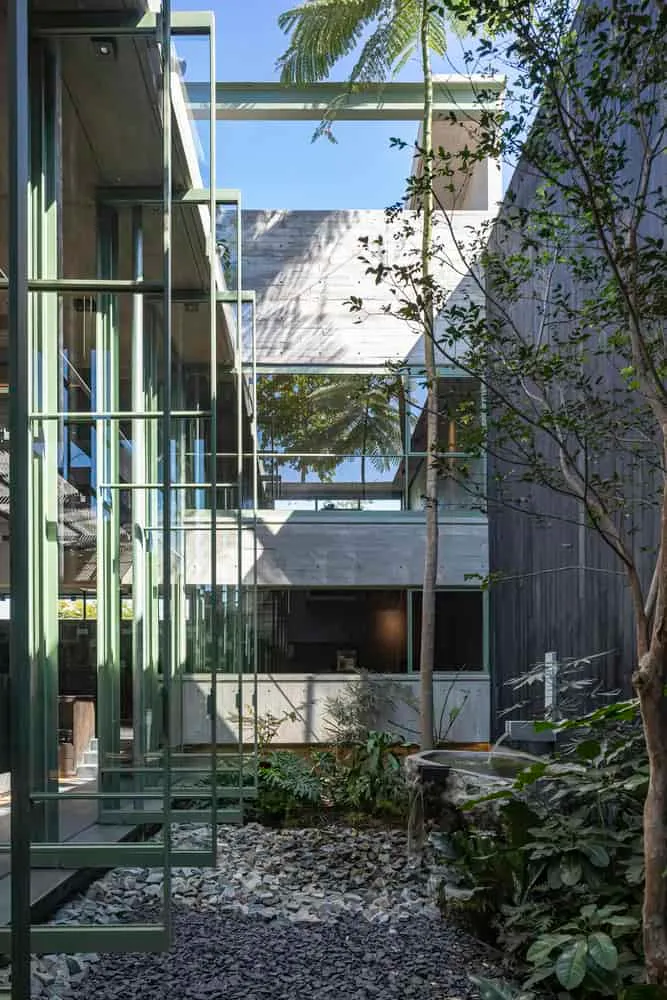 Di Frenna Architects Atelier Courtyard Glass by Di Frenna Arquitectos Di Frenna Arquitectos设计的Colima地区Di Frenna Architects Atelier玻璃庭院