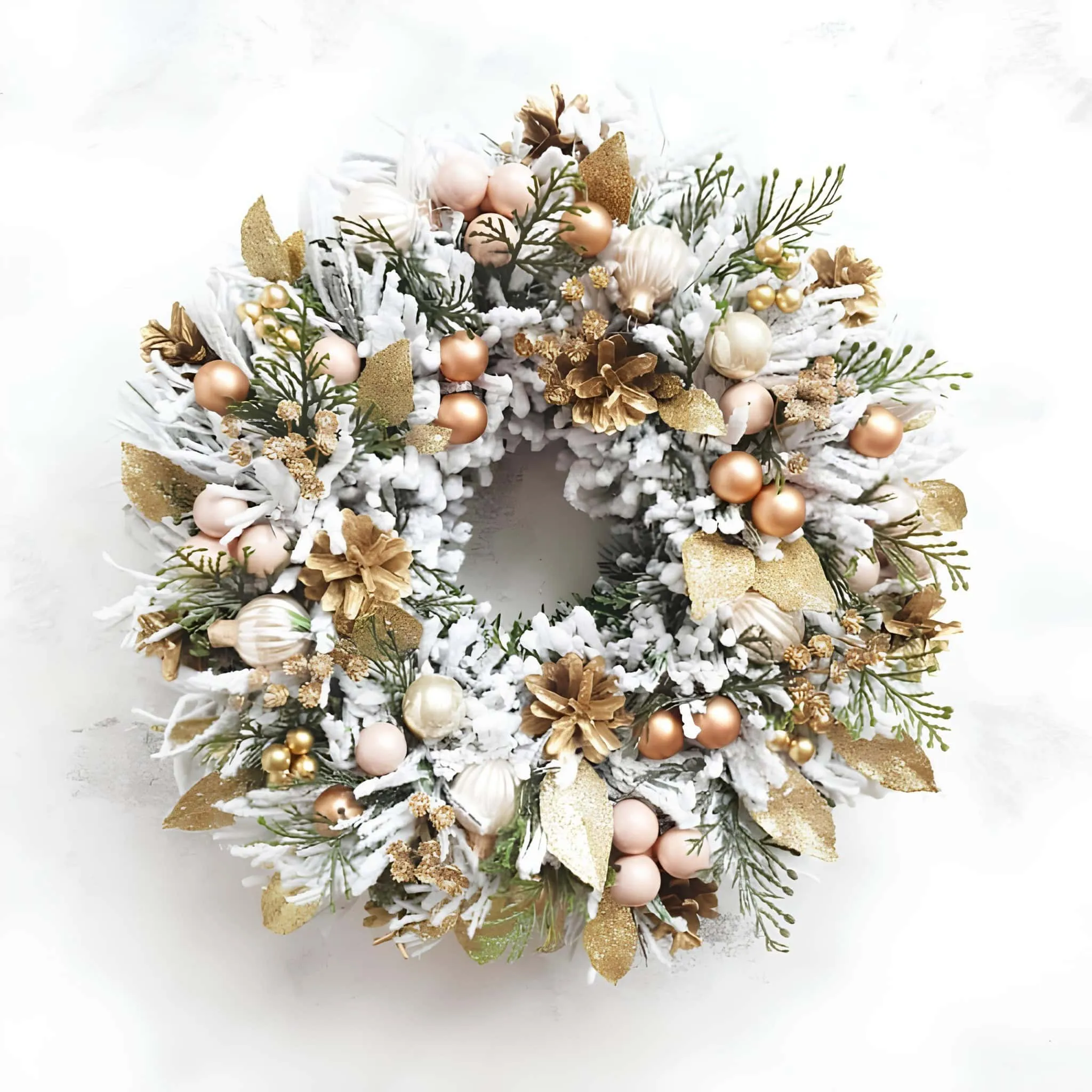 Weiße & goldene versilberte Weihnachtskrone Weiße versilberte Weihnachtskrone mit goldenen und rosafarbenen Verzierungen