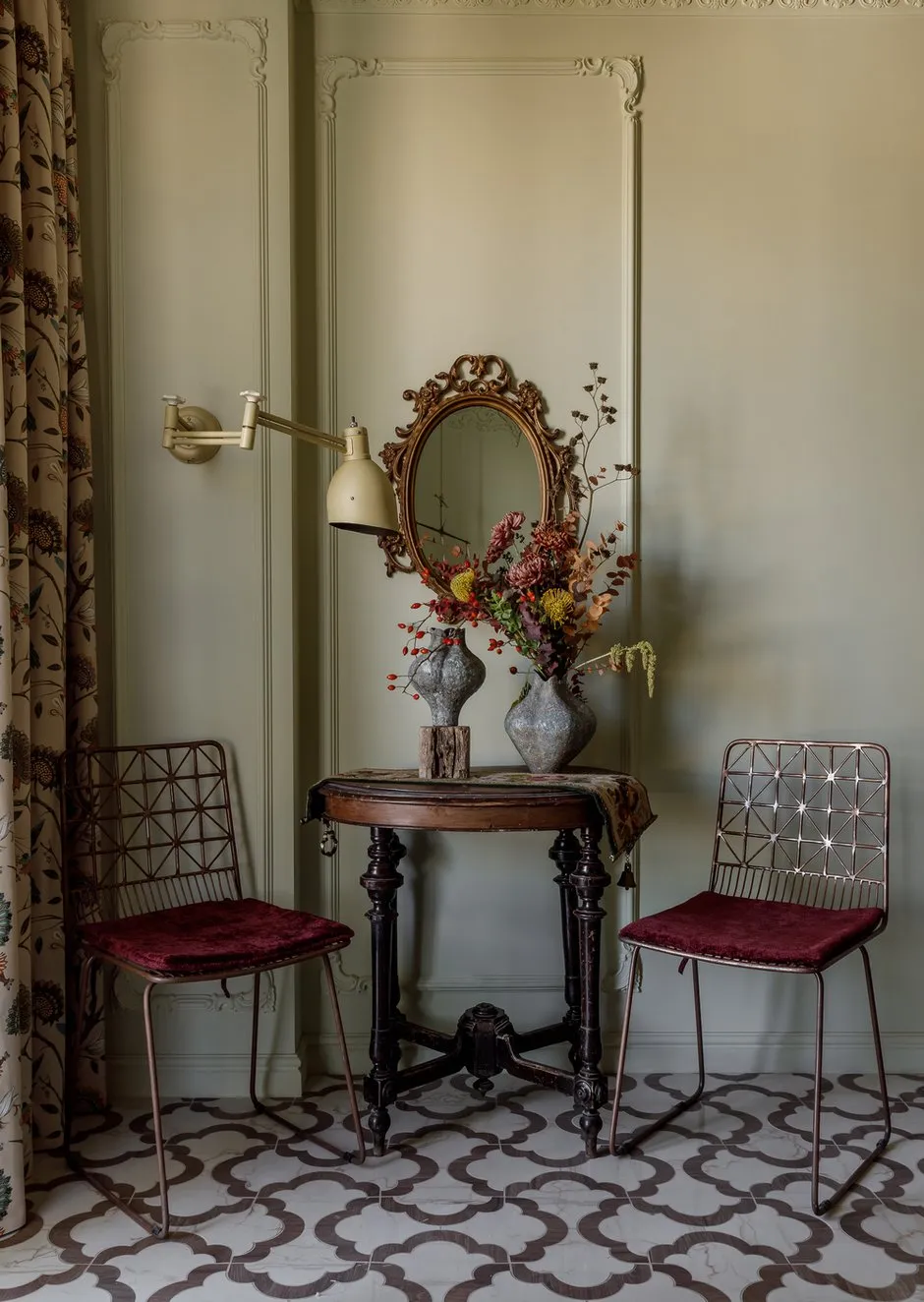 Foto: Küche und Esszimmer im Eclectic-Stil, Vintage, Kleine Wohnung, Wohnung, Projekt des Tages, Krasnodar, 1 Zimmer, bis zu 40 Quadratmeter, Monolithischer Ziegelbau, Natalia Tschopenko – Foto auf INMYROOM