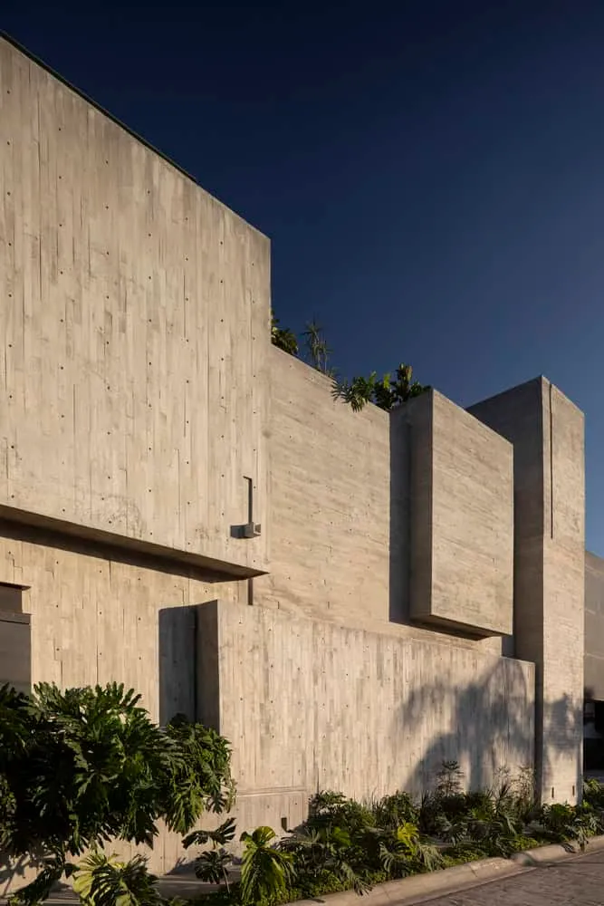 Di Frenna Arquitectos设计的Di Frenna Architects Atelier混凝土立面 墨西哥科利马市Di Frenna Architects Atelier的裸露混凝土立面