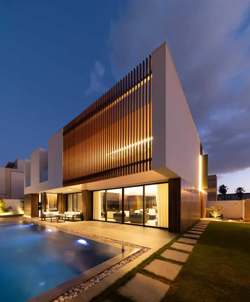 Villa H – Beleuchtete Fassade von ARK-architecture Beleuchtete Fassade der Villa H bei Nacht von ARK-architecture in Tunis, Tunesien
