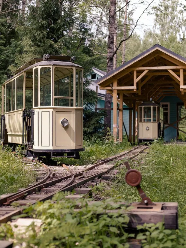 Funktionsfähige Kopie der Straßenbahn von Wyborg mit Werkstattstation
