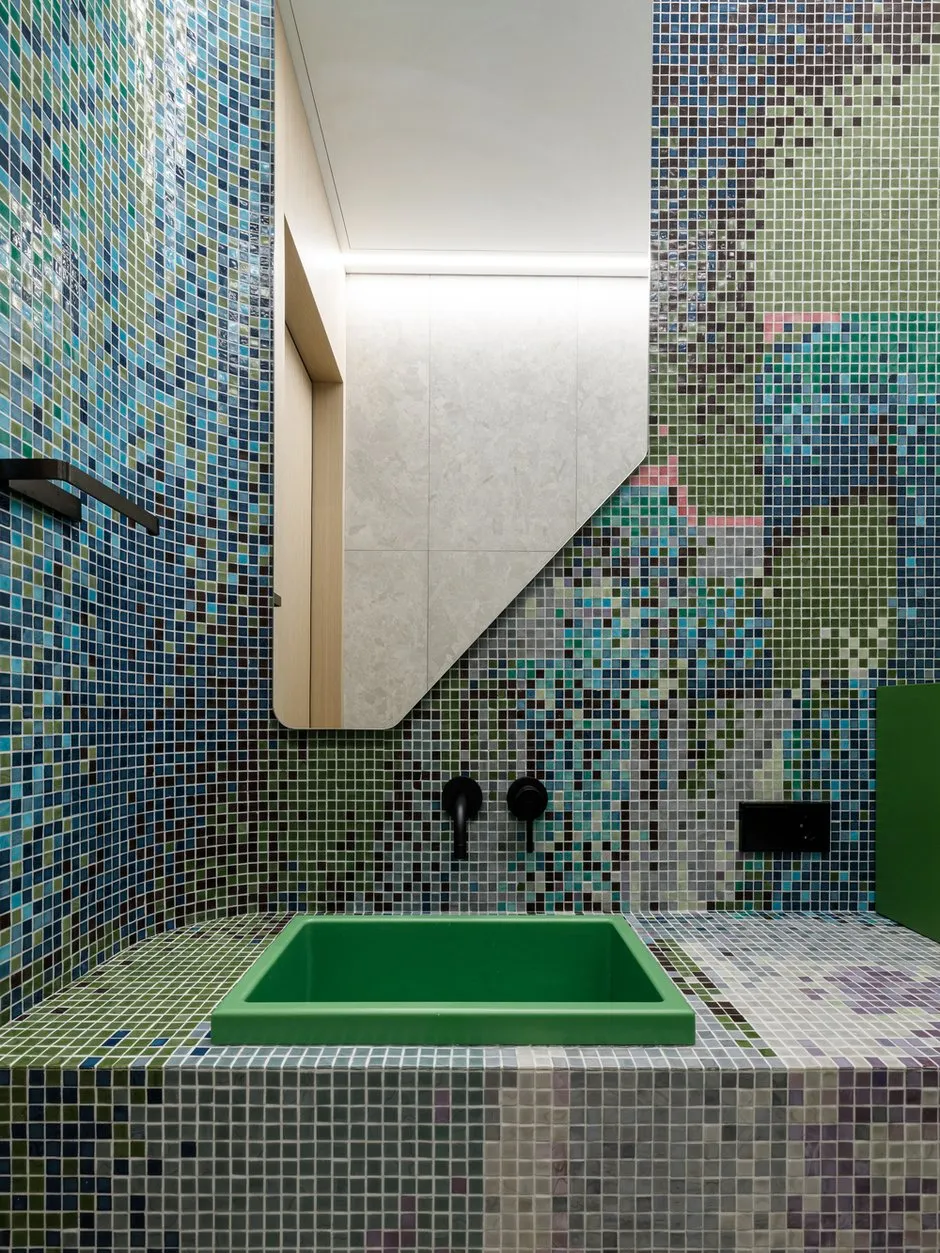 Foto: Badezimmer im Stil Modern, Eklektik, Wohnung, Projekt des Tages, Moskau, Rustem Urazmetov, Chamovniki, 4 und mehr, Mehr als 90 Quadratmeter – Foto auf INMYROOM