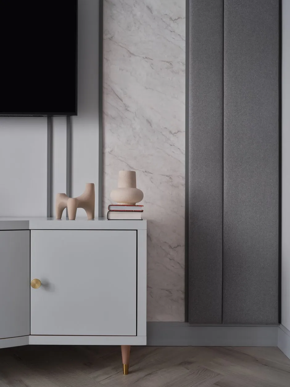 Foto: Wohnzimmer im Stil Modern, Minimalismus, Wohnung, Projekt des Tages, Moskau, 2 Zimmer, 60–90 Quadratmeter, Olga Mizrah, Lefortovo – Foto auf INMYROOM