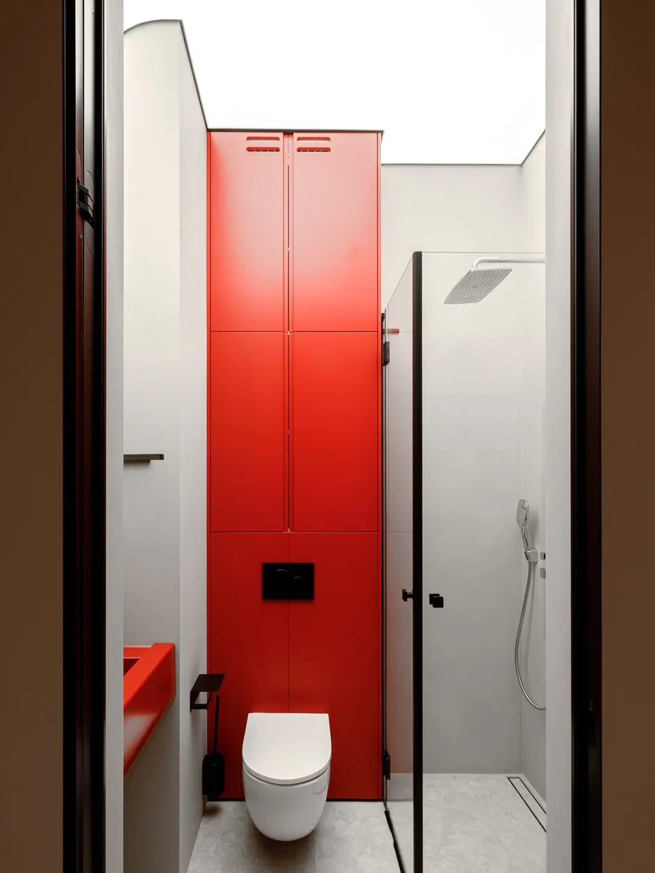 Foto: Badezimmer im Stil Modern, Minimalismus, Wohnung, Projekt des Tages, Moskau, Rustem Urazmetov, Chamovniki, 4 und mehr, Mehr als 90 Quadratmeter – Foto auf INMYROOM